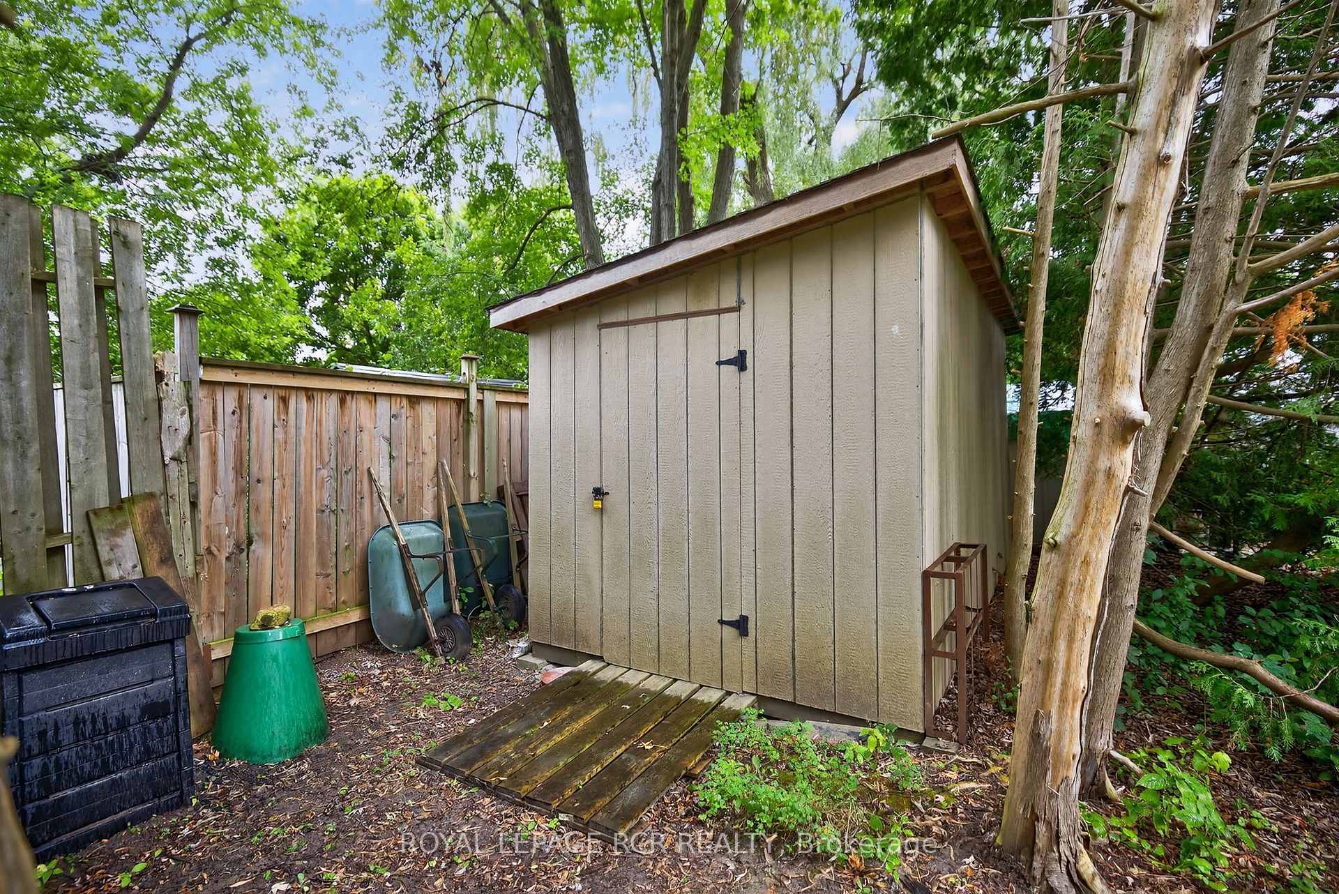 Photo 45 of 856 Magnolia Avenue, Newmarket, Huron Heights-Leslie Valley — HOMEH