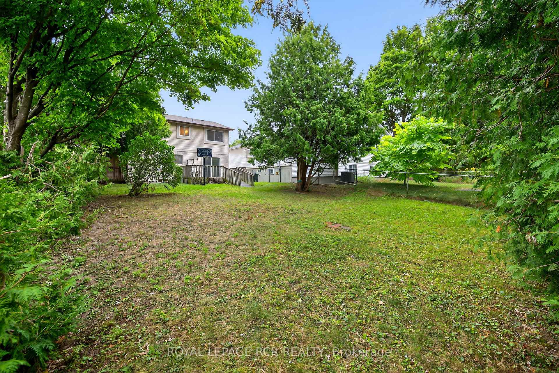 Photo 47 of 856 Magnolia Avenue, Newmarket, Huron Heights-Leslie Valley — HOMEH