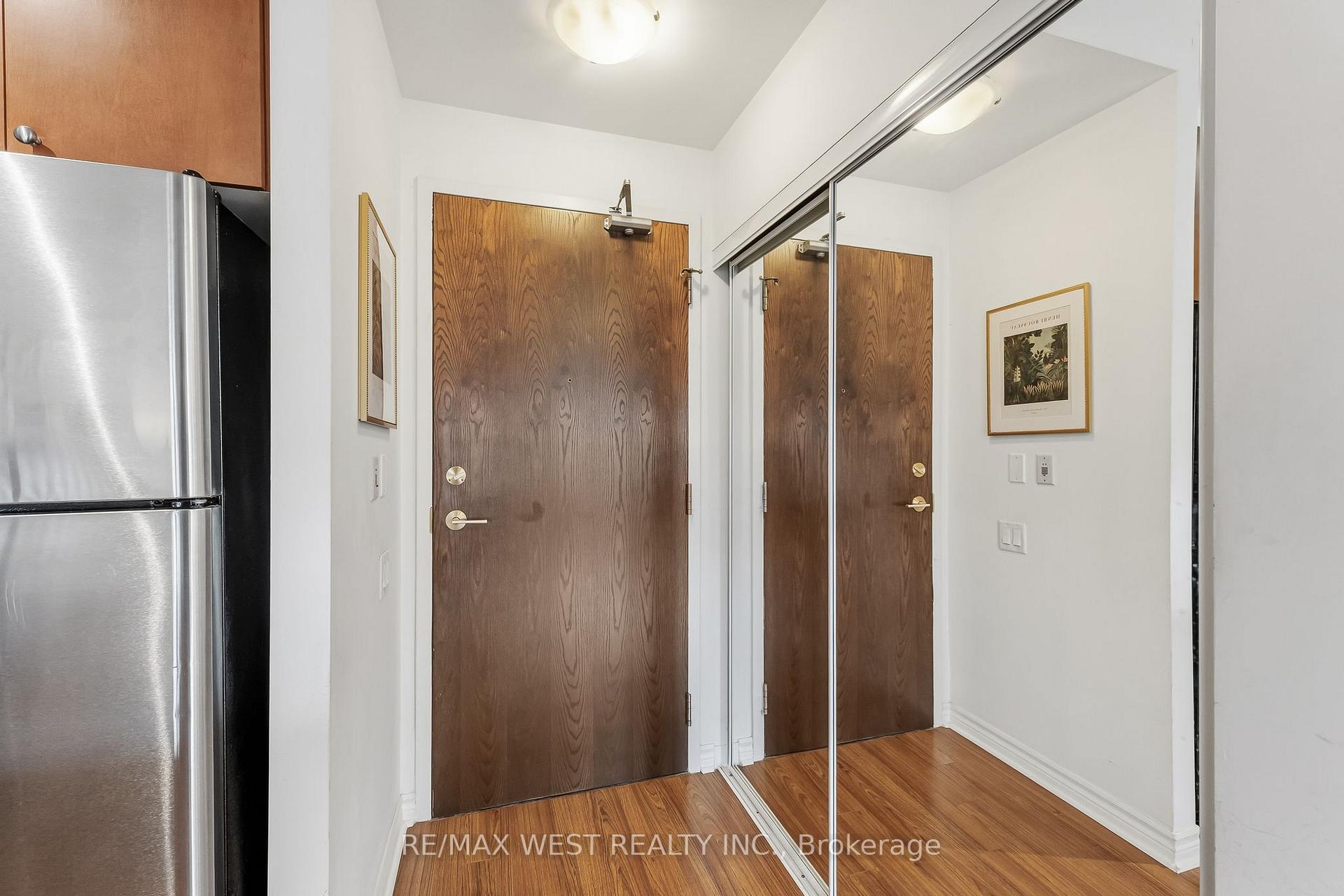 Photo 23 of Unit 402, 4196 Dundas Street W, Etobicoke, Edenbridge-Humber Valley — HOMEH