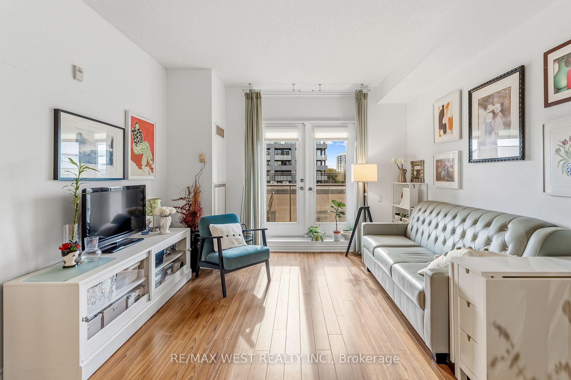 Photo of Unit 402, 4196 Dundas Street W