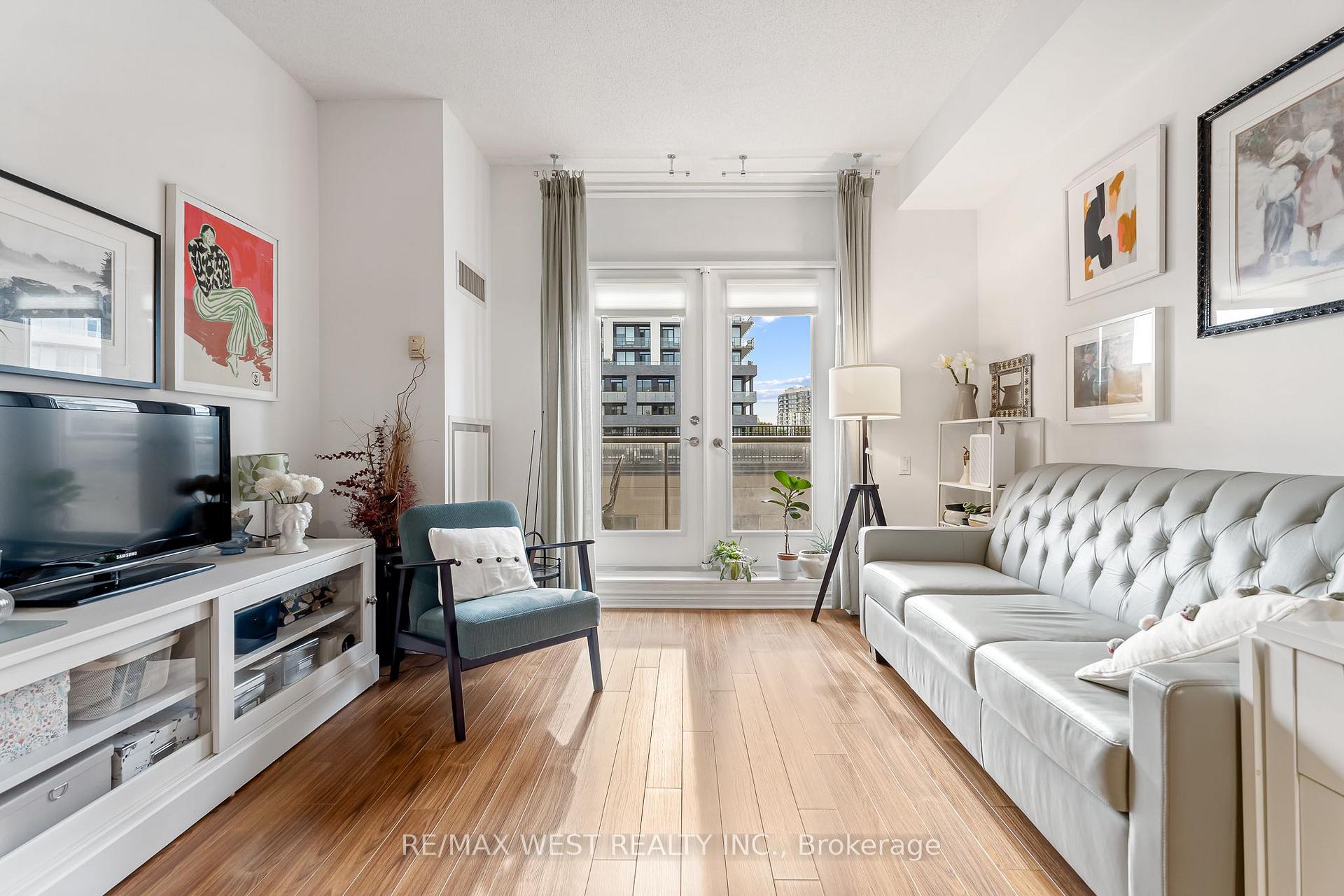 Photo 2 of Unit 402, 4196 Dundas Street W, Etobicoke, Edenbridge-Humber Valley — HOMEH
