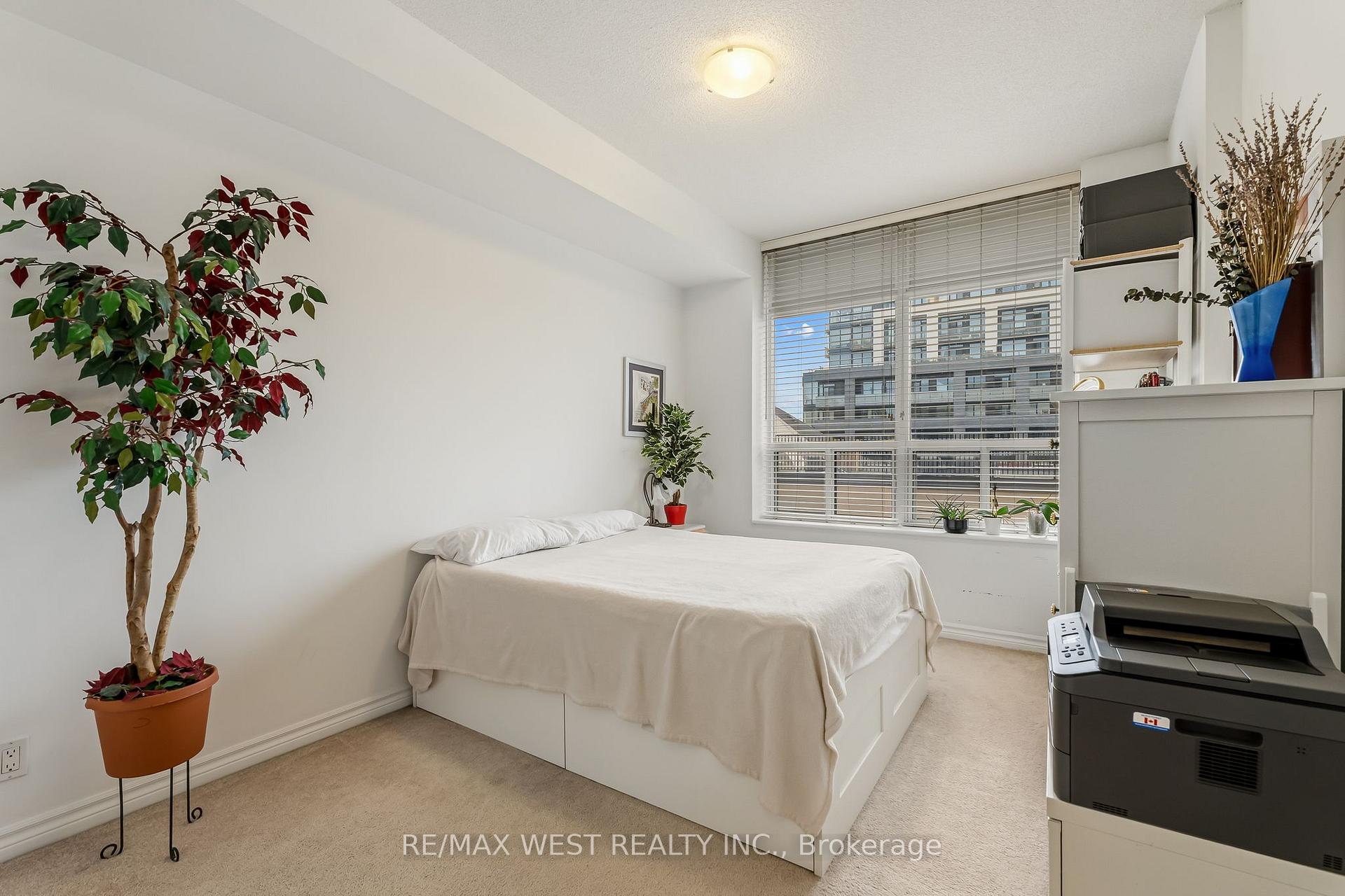 Photo 17 of Unit 402, 4196 Dundas Street W, Etobicoke, Edenbridge-Humber Valley — HOMEH
