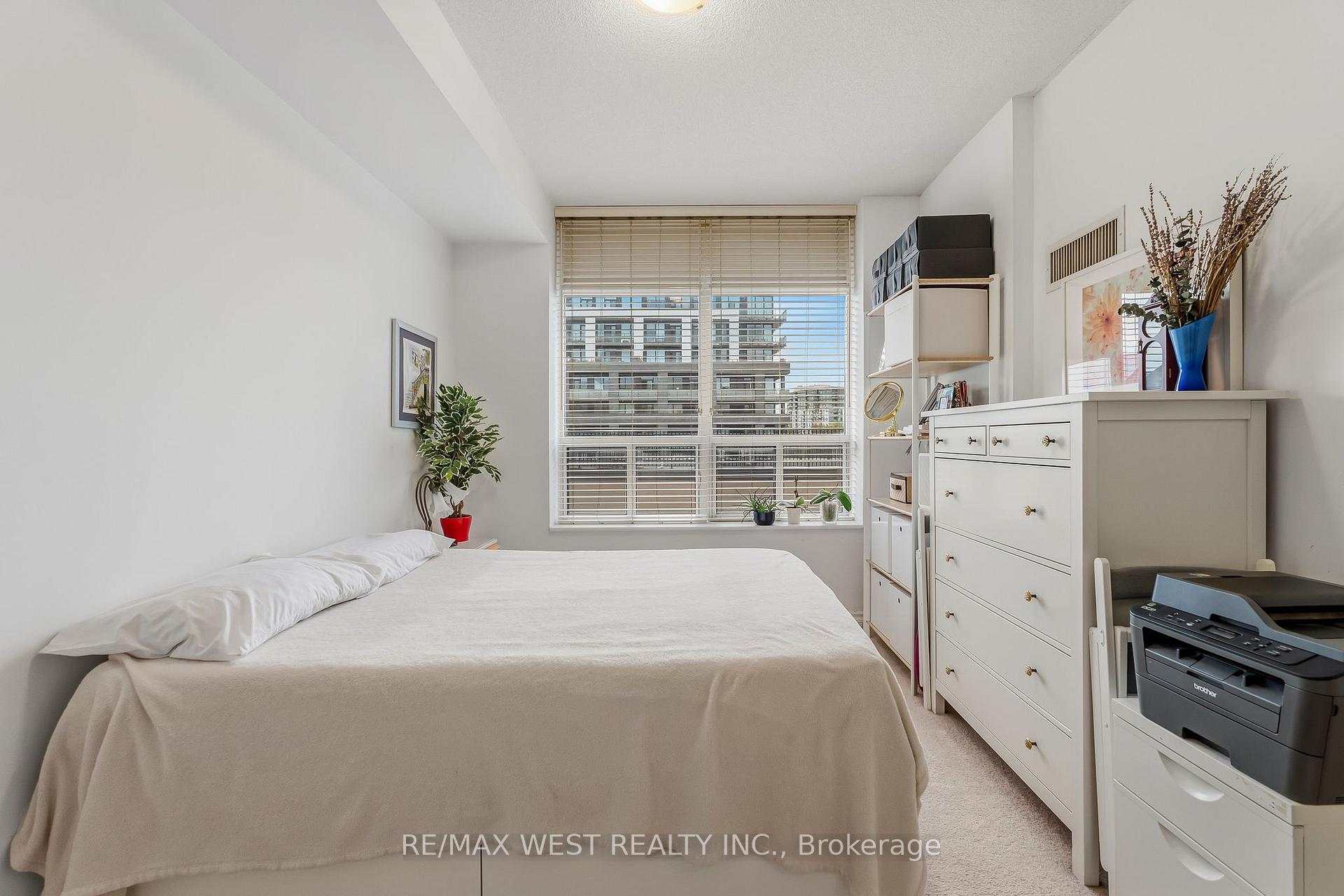 Photo 18 of Unit 402, 4196 Dundas Street W, Etobicoke, Edenbridge-Humber Valley — HOMEH