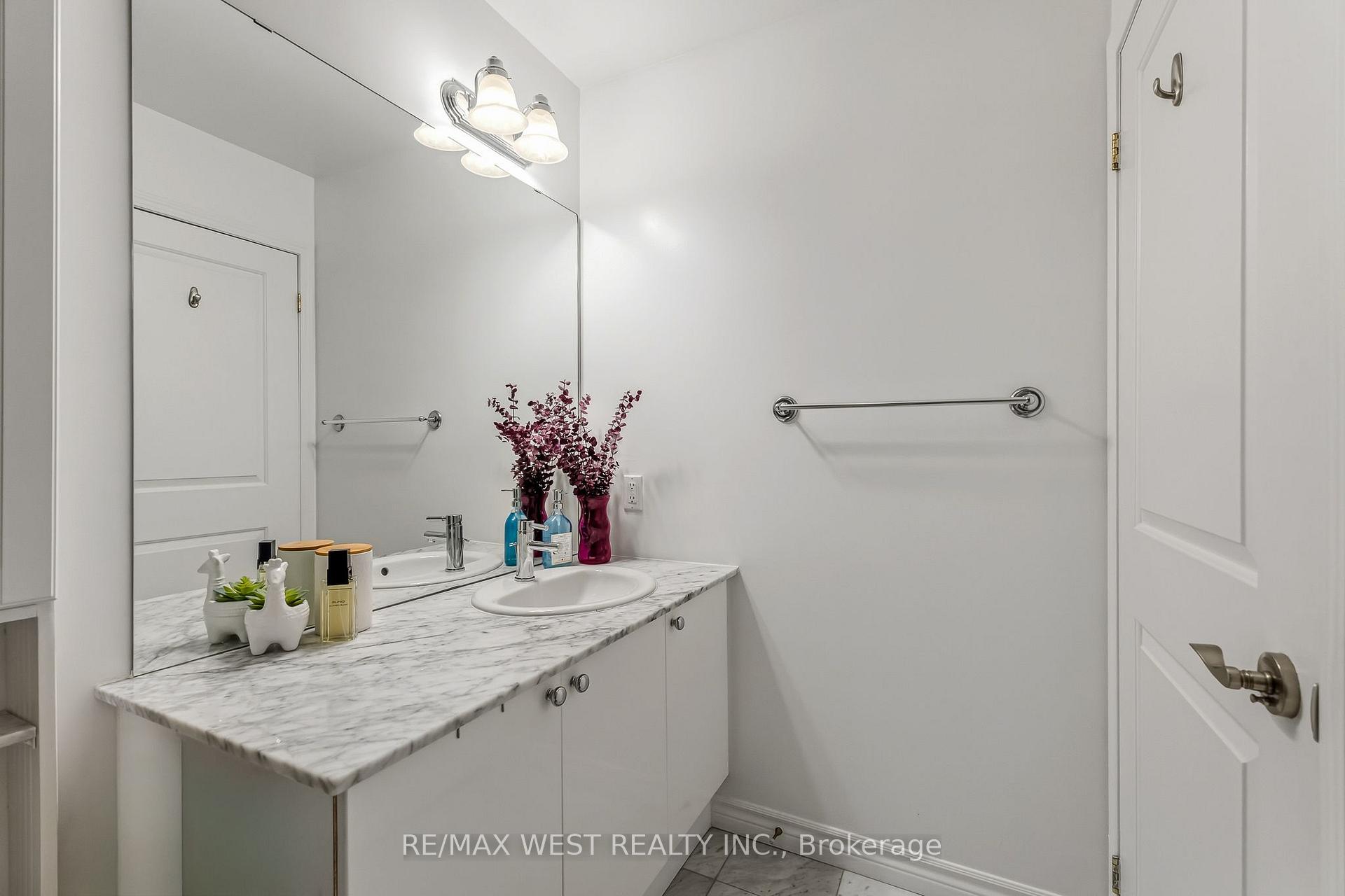 Photo 21 of Unit 402, 4196 Dundas Street W, Etobicoke, Edenbridge-Humber Valley — HOMEH