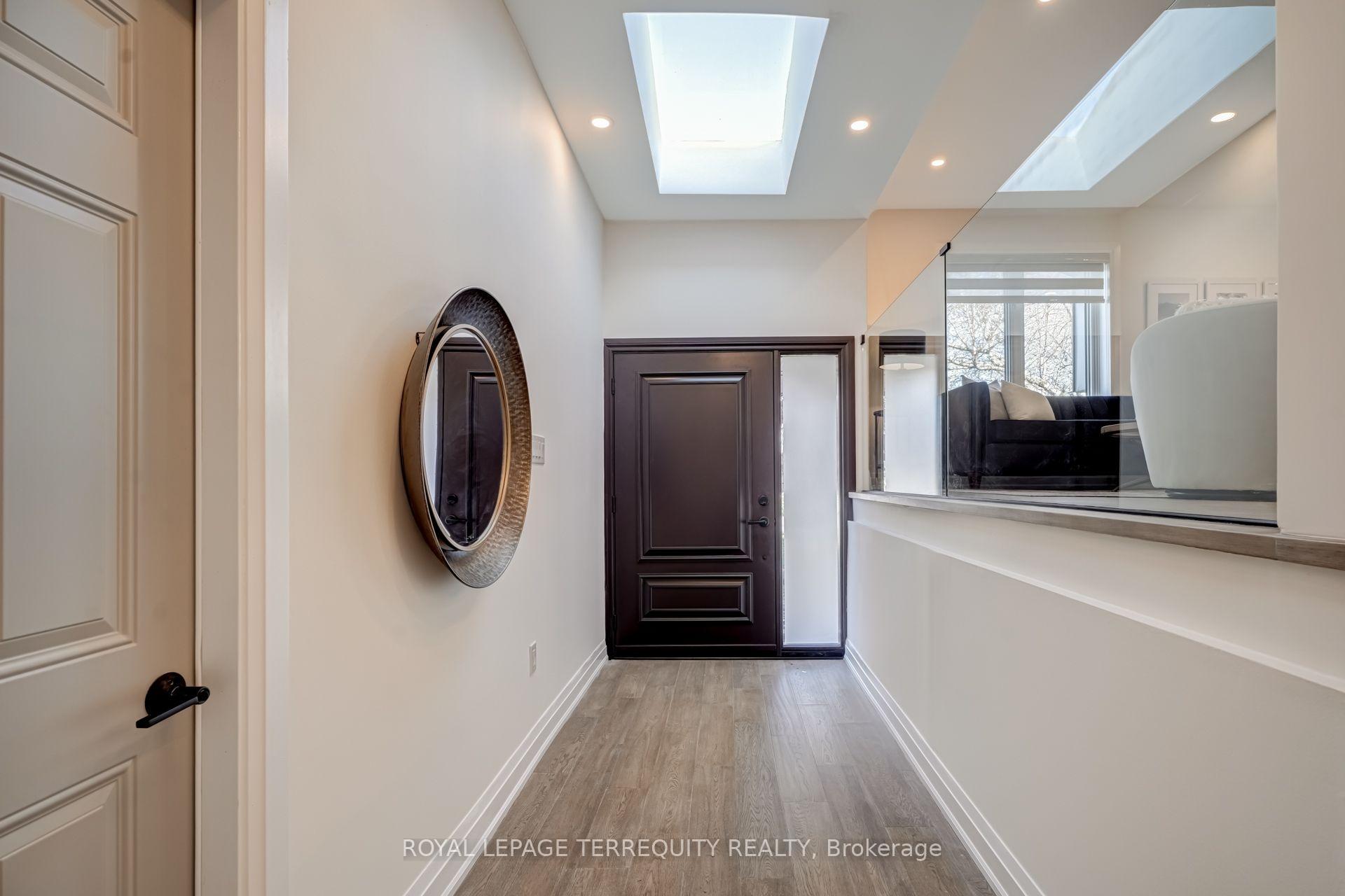 Photo 6 of 1280 Hart Crescent, Oakville, Falgarwood — HOMEH