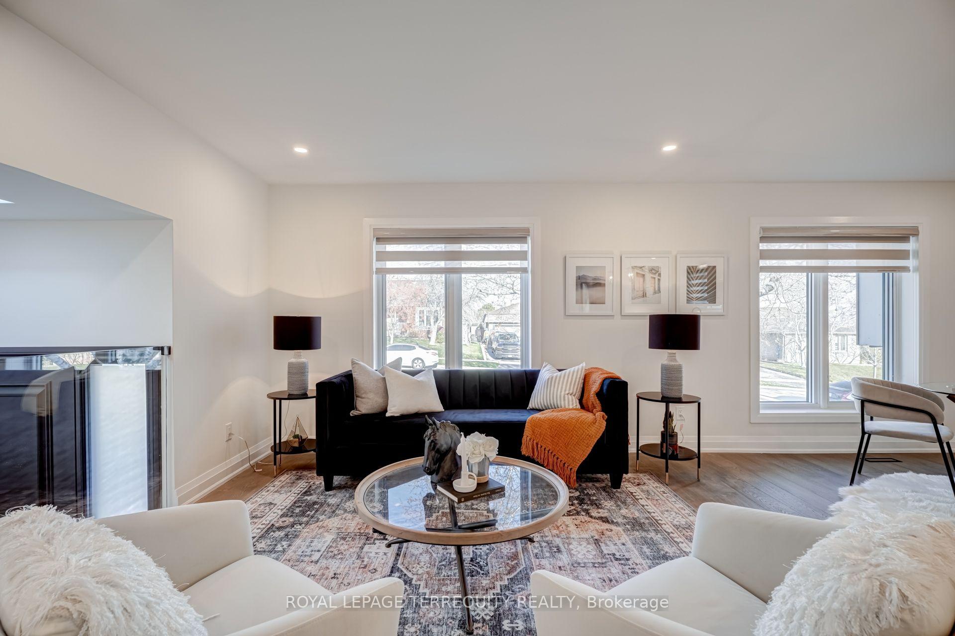 Photo 9 of 1280 Hart Crescent, Oakville, Falgarwood — HOMEH