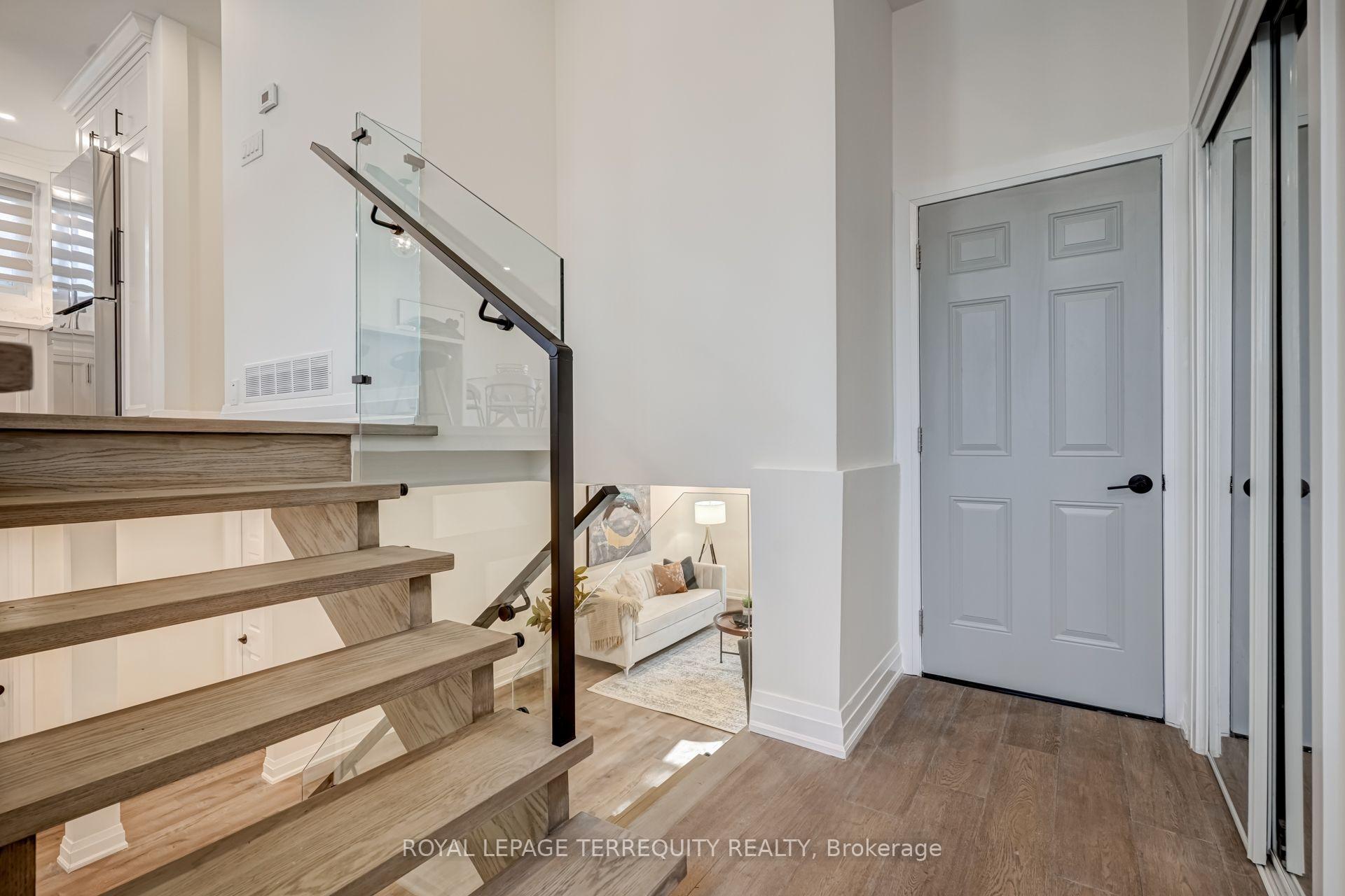 Photo 18 of 1280 Hart Crescent, Oakville, Falgarwood — HOMEH