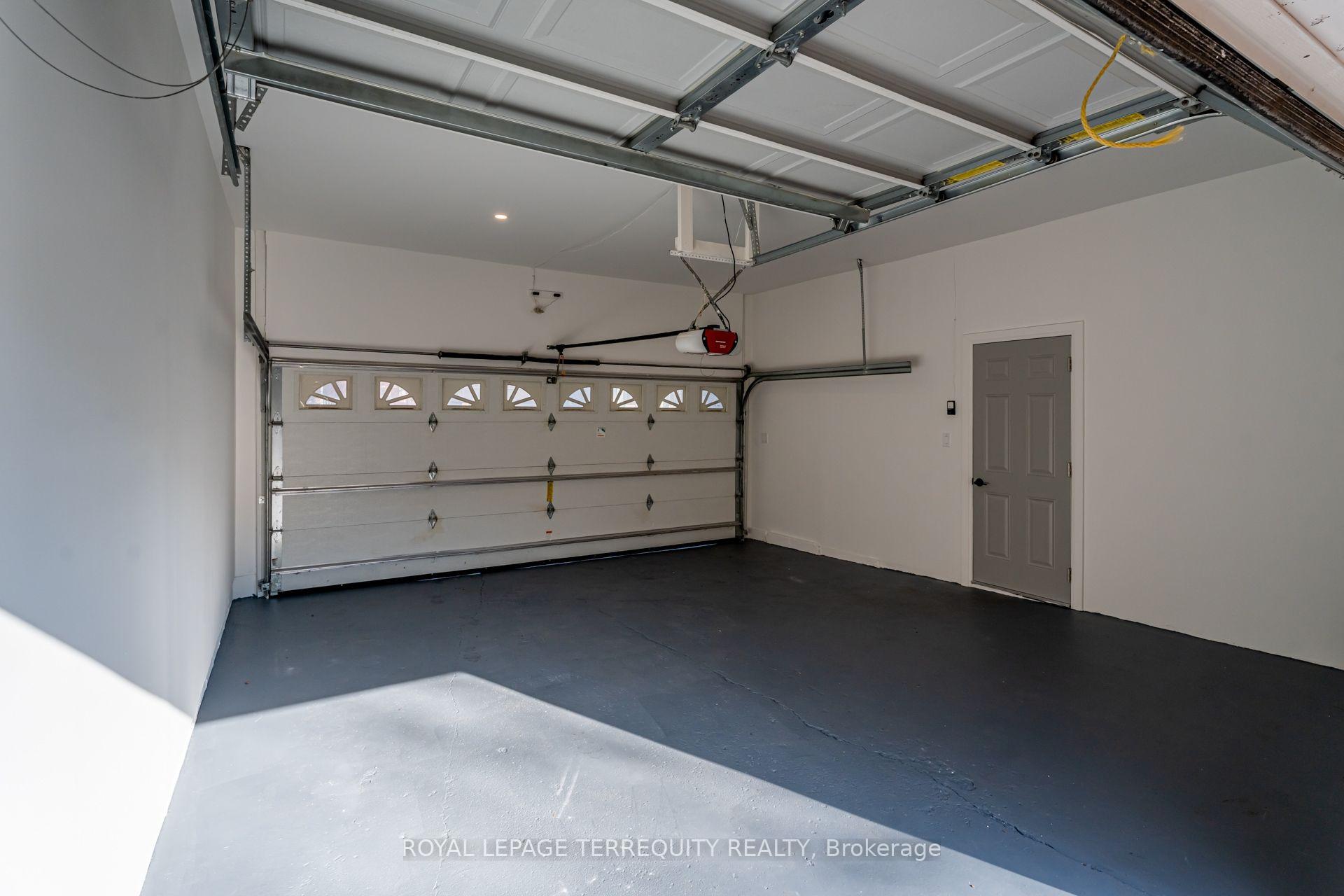 Photo 24 of 1280 Hart Crescent, Oakville, Falgarwood — HOMEH