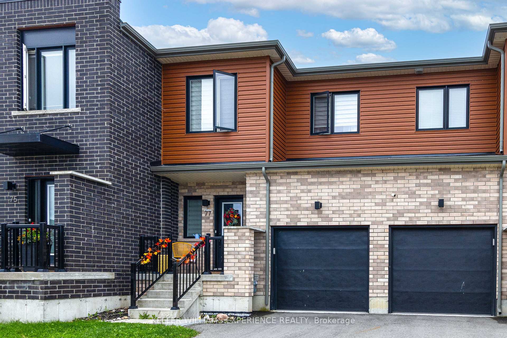 Photo 2 of 77 Gateland Drive, Barrie, Painswick South — HOMEH