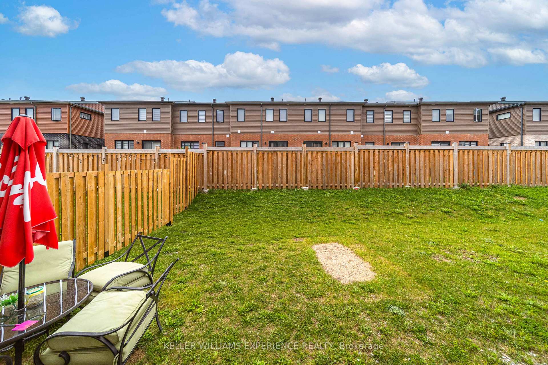 Photo 15 of 77 Gateland Drive, Barrie, Painswick South — HOMEH