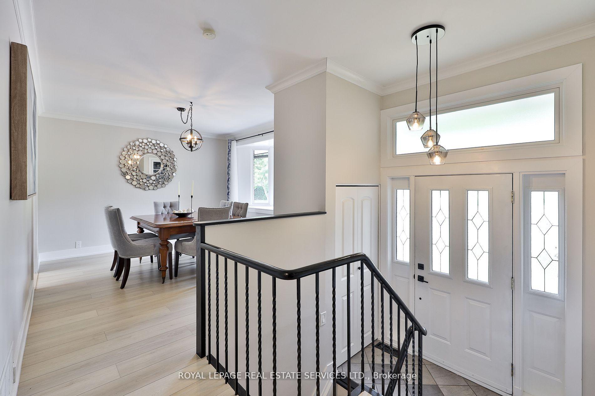 Photo 3 of 45 Doonaree Drive, North York, Parkwoods-Donalda — HOMEH