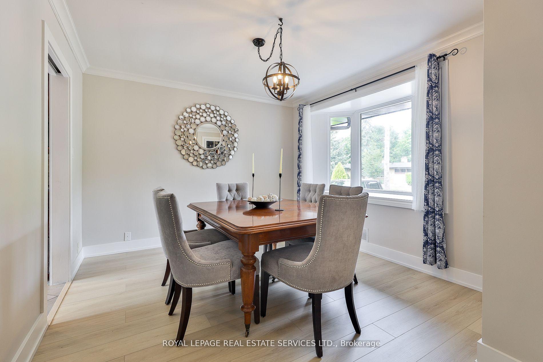 Photo 4 of 45 Doonaree Drive, North York, Parkwoods-Donalda — HOMEH