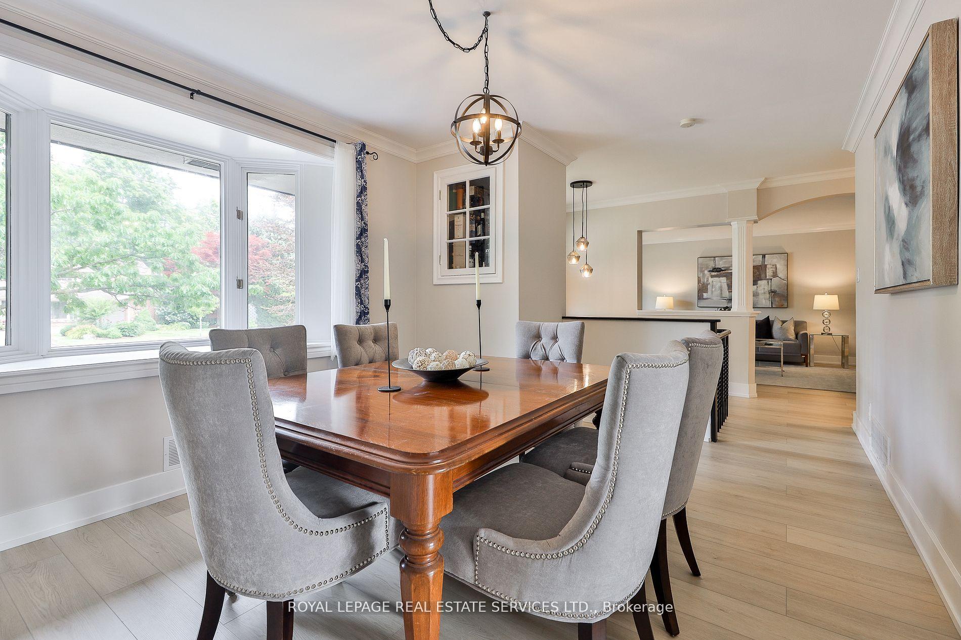 Photo 5 of 45 Doonaree Drive, North York, Parkwoods-Donalda — HOMEH