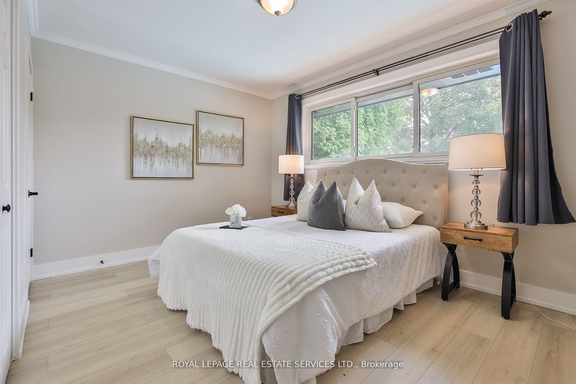 Photo 18 of 45 Doonaree Drive, North York, Parkwoods-Donalda — HOMEH