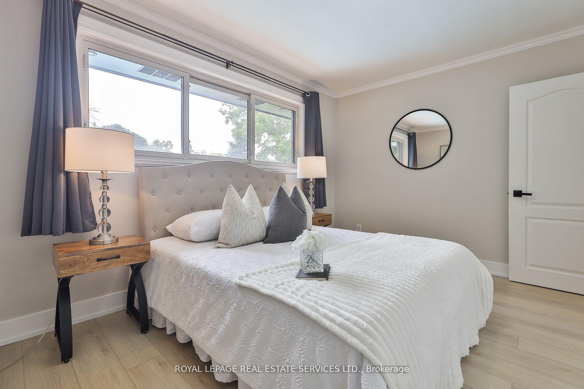 Photo 19 of 45 Doonaree Drive, North York, Parkwoods-Donalda — HOMEH