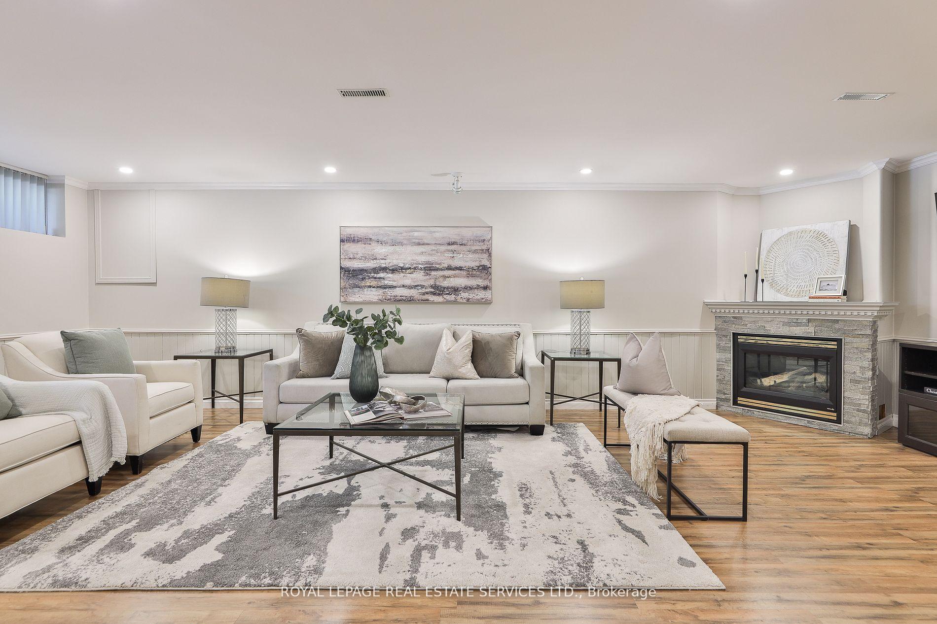Photo 20 of 45 Doonaree Drive, North York, Parkwoods-Donalda — HOMEH