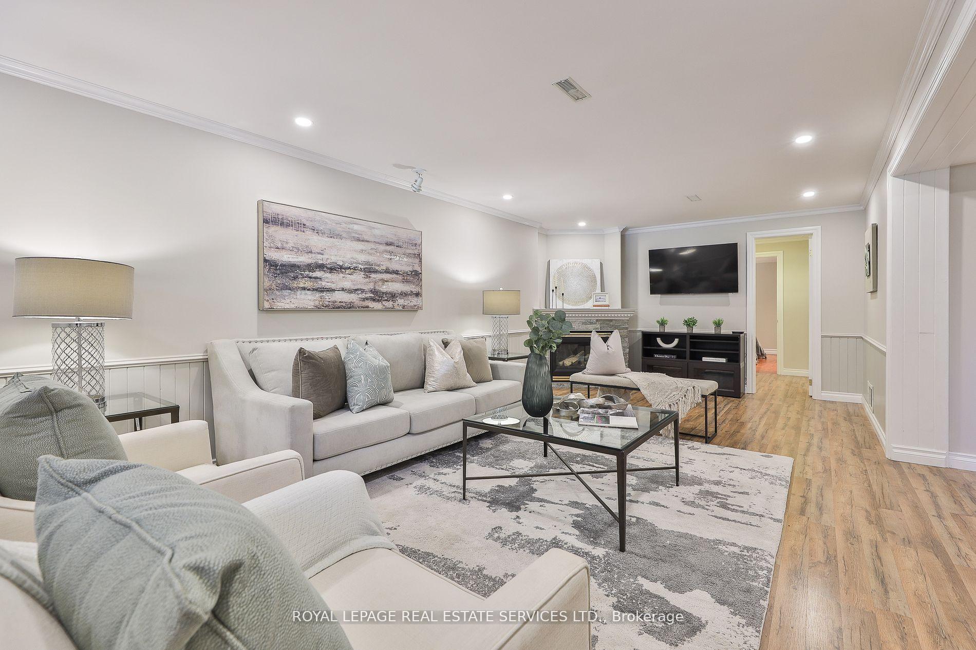 Photo 22 of 45 Doonaree Drive, North York, Parkwoods-Donalda — HOMEH