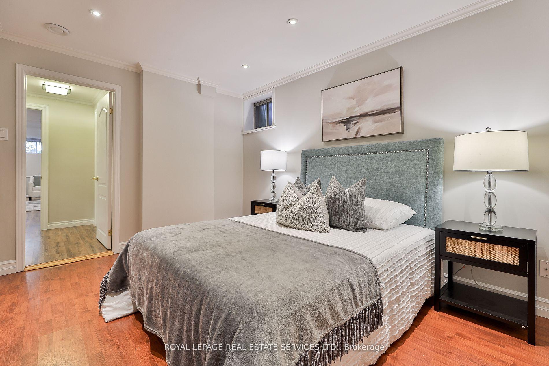 Photo 26 of 45 Doonaree Drive, North York, Parkwoods-Donalda — HOMEH