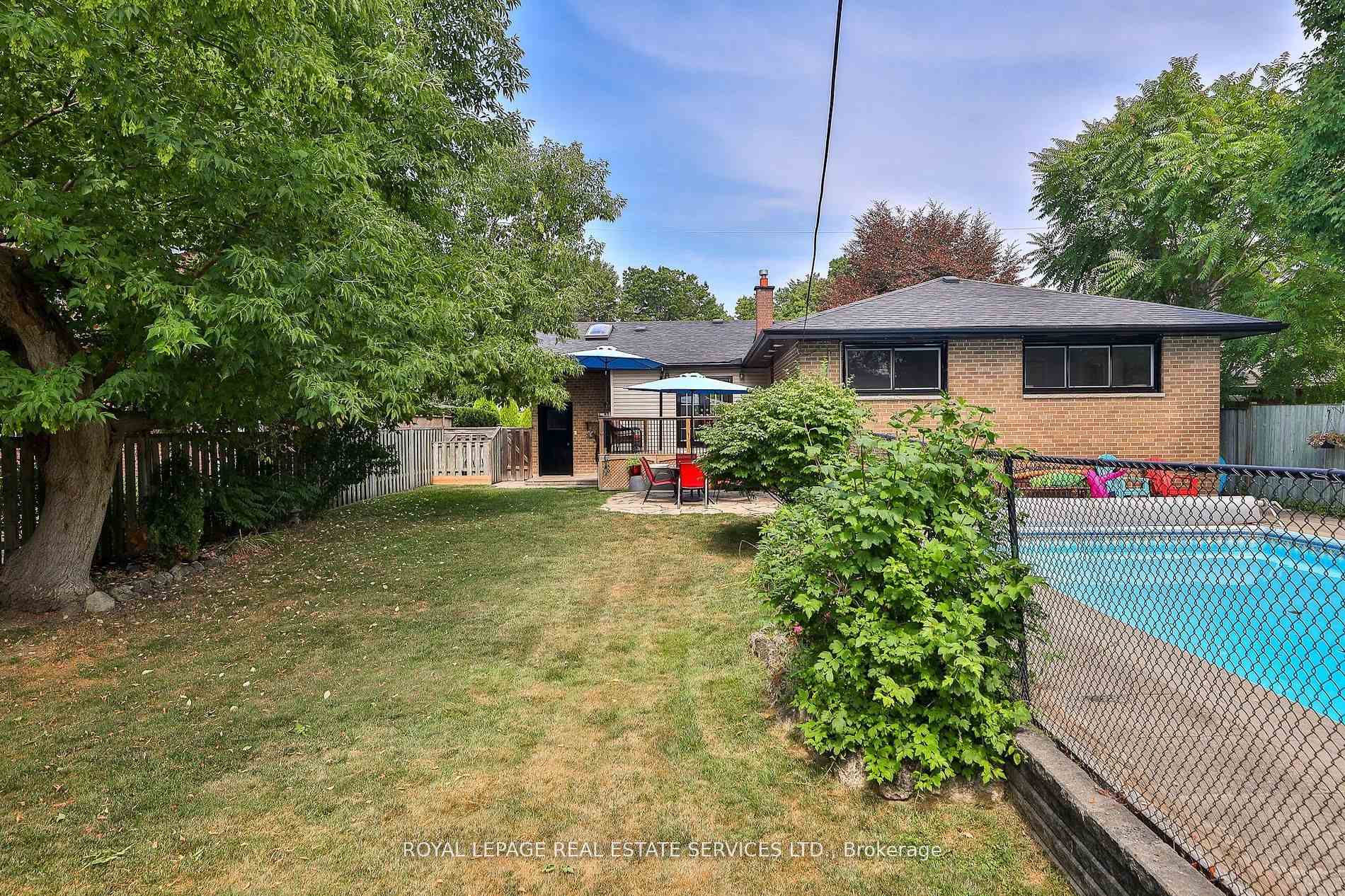 Photo 28 of 45 Doonaree Drive, North York, Parkwoods-Donalda — HOMEH