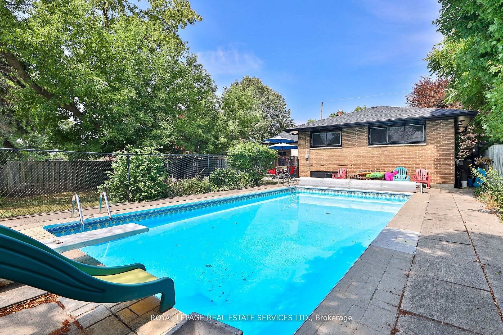 Photo 29 of 45 Doonaree Drive, North York, Parkwoods-Donalda — HOMEH