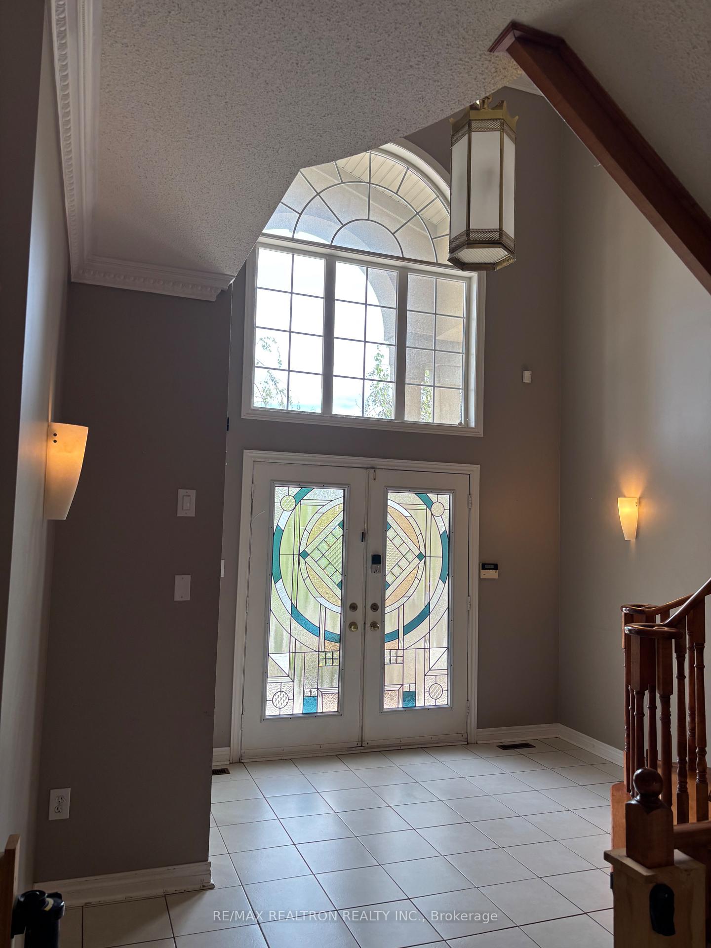 Photo 2 of 298 Thornhill Woods Drive, Vaughan, Patterson — HOMEH