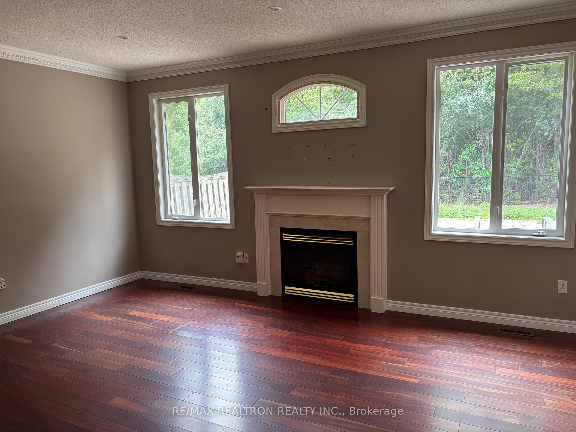 Photo 13 of 298 Thornhill Woods Drive, Vaughan, Patterson — HOMEH