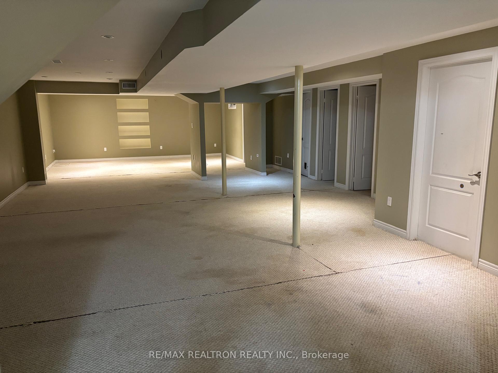 Photo 14 of 298 Thornhill Woods Drive, Vaughan, Patterson — HOMEH