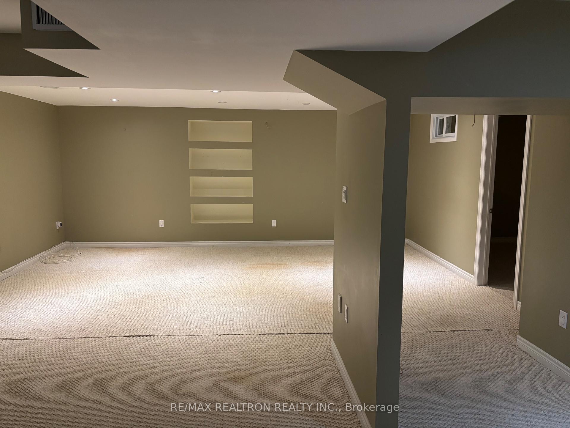 Photo 15 of 298 Thornhill Woods Drive, Vaughan, Patterson — HOMEH