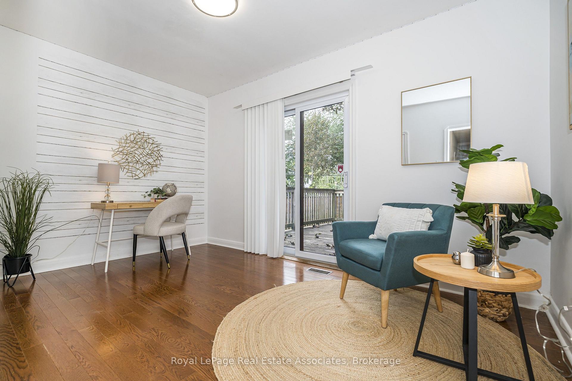 Photo 21 of 22 Maple Avenue N, Mississauga, Port Credit — HOMEH
