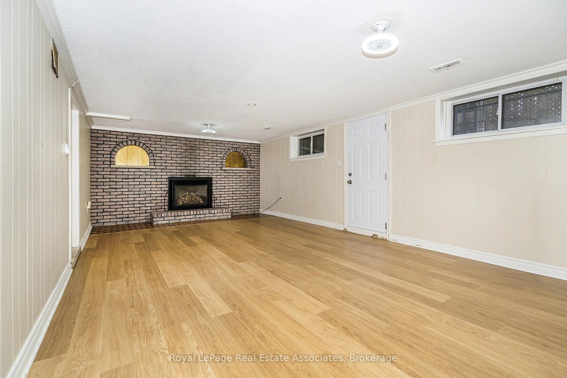 Photo 25 of 22 Maple Avenue N, Mississauga, Port Credit — HOMEH