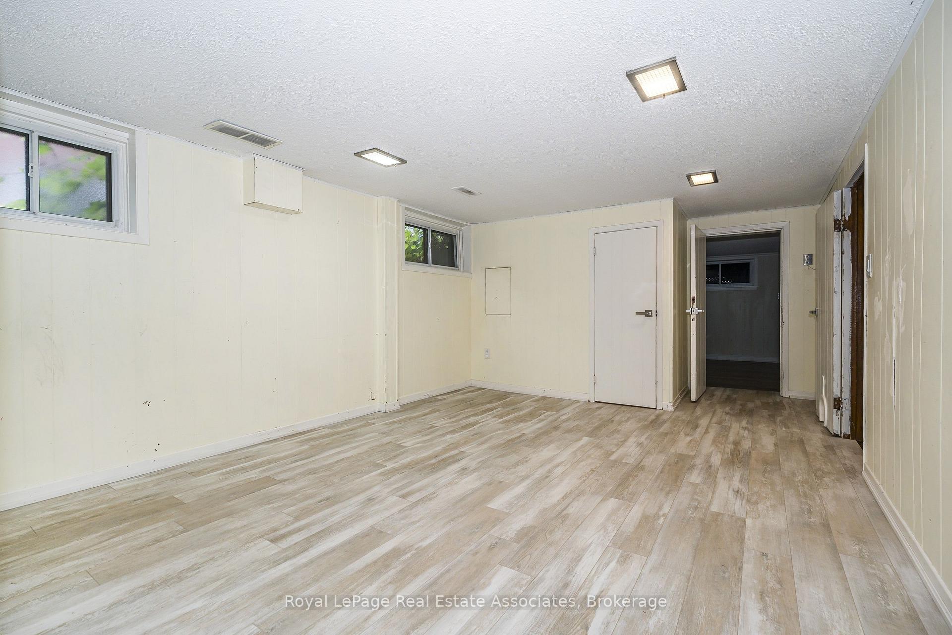 Photo 26 of 22 Maple Avenue N, Mississauga, Port Credit — HOMEH