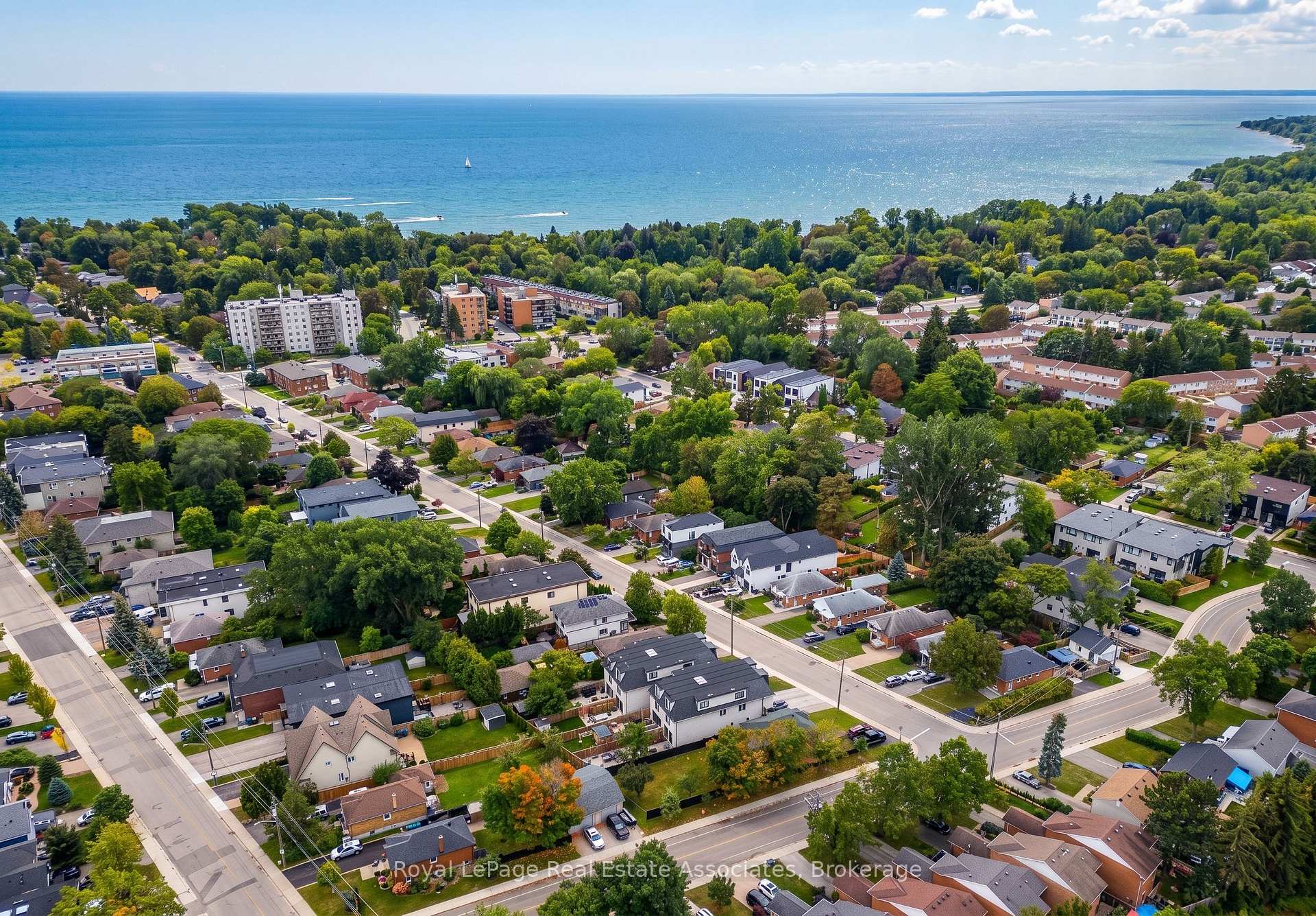 Photo 32 of 22 Maple Avenue N, Mississauga, Port Credit — HOMEH