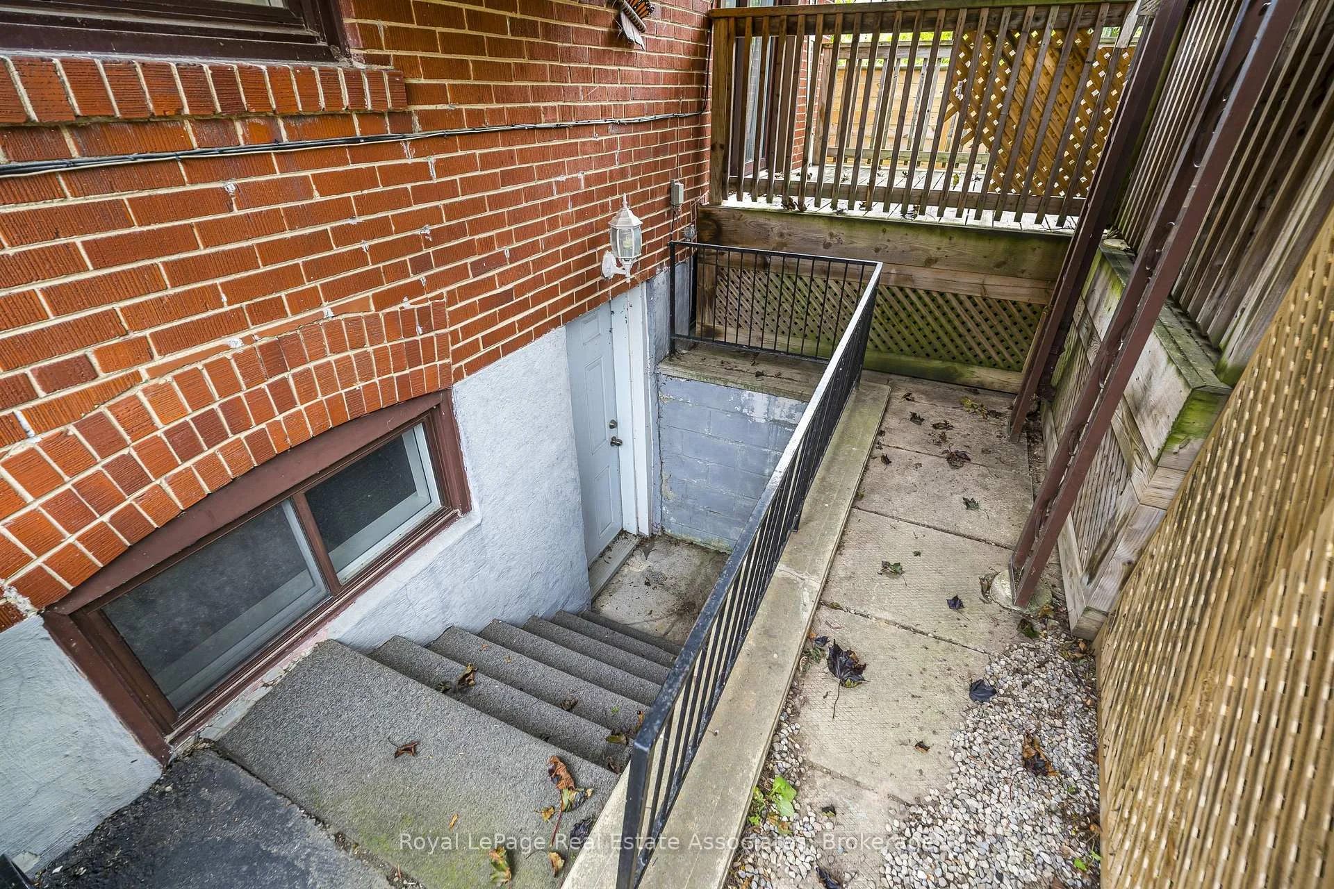 Photo 31 of 22 Maple Avenue N, Mississauga, Port Credit — HOMEH