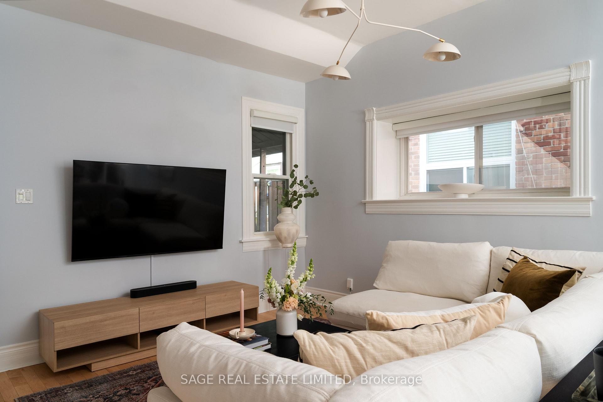 Photo 8 of 27 Callender Street, Toronto, Roncesvalles — HOMEH