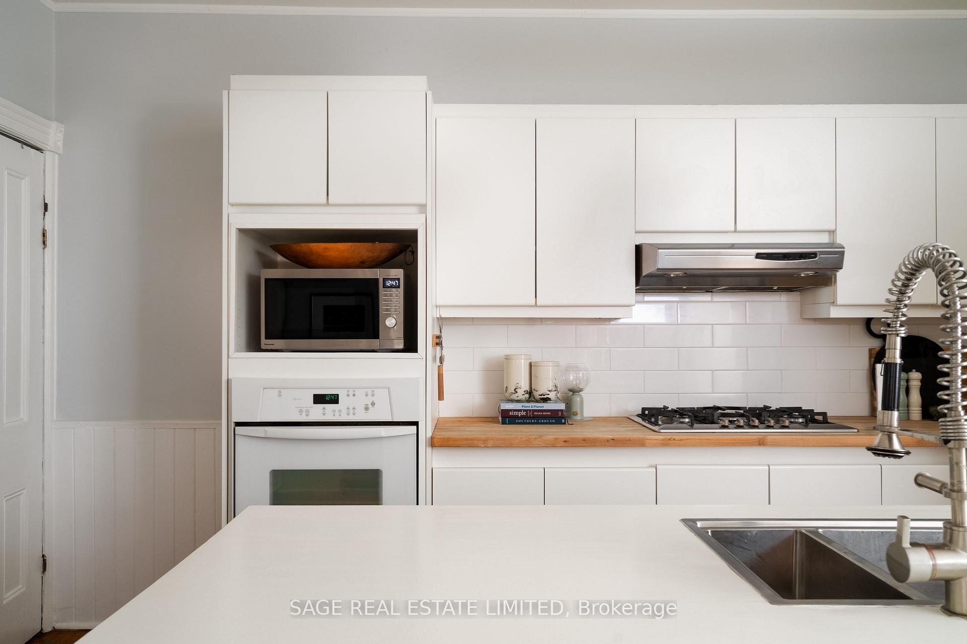 Photo 10 of 27 Callender Street, Toronto, Roncesvalles — HOMEH