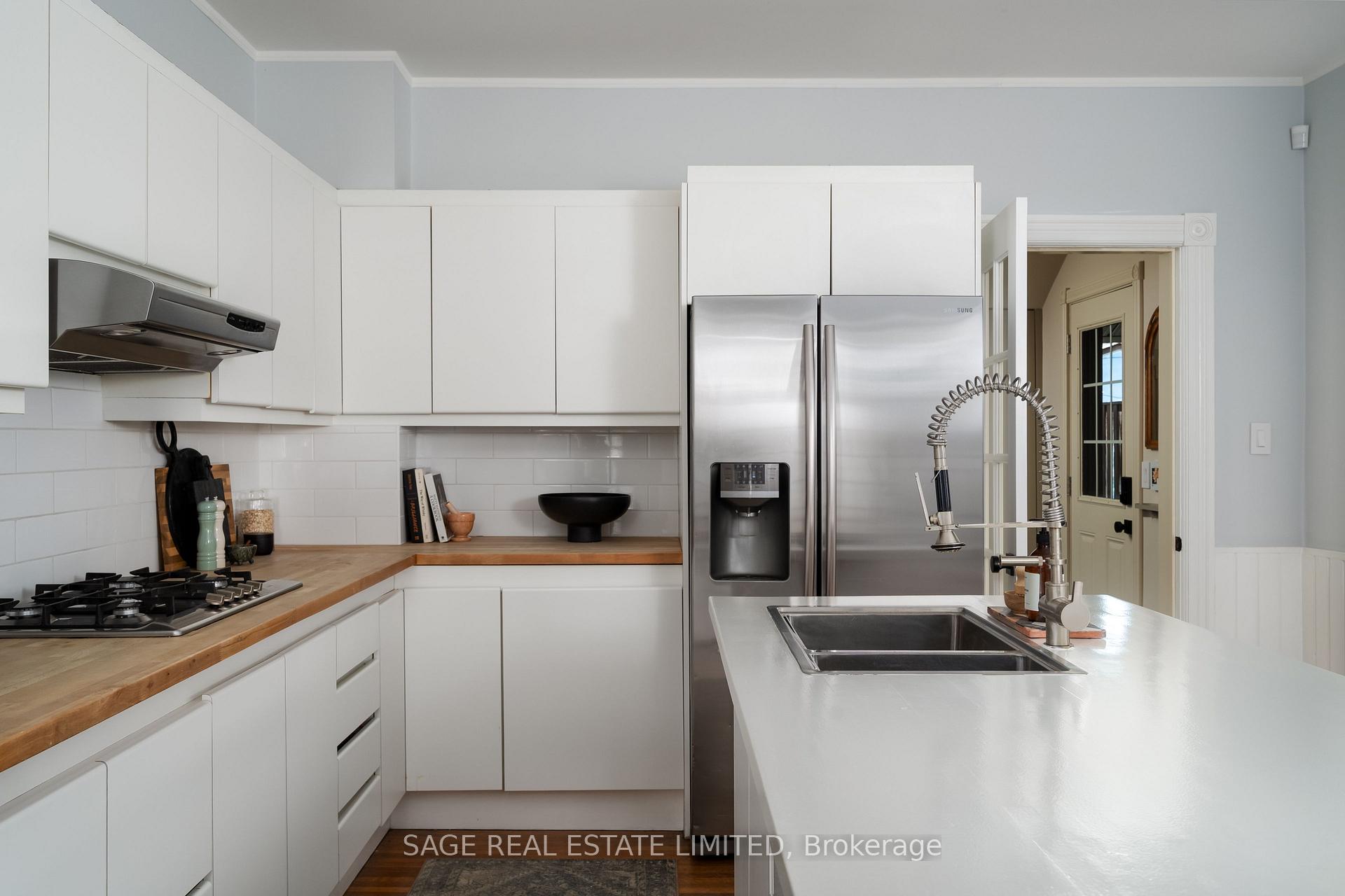 Photo 12 of 27 Callender Street, Toronto, Roncesvalles — HOMEH
