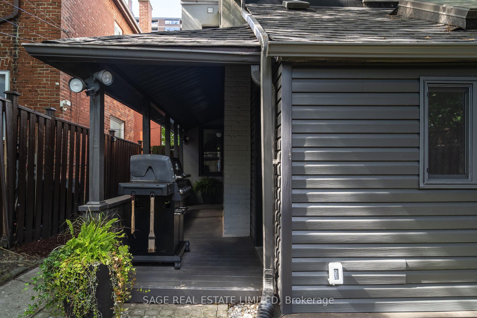 Photo 35 of 27 Callender Street, Toronto, Roncesvalles — HOMEH