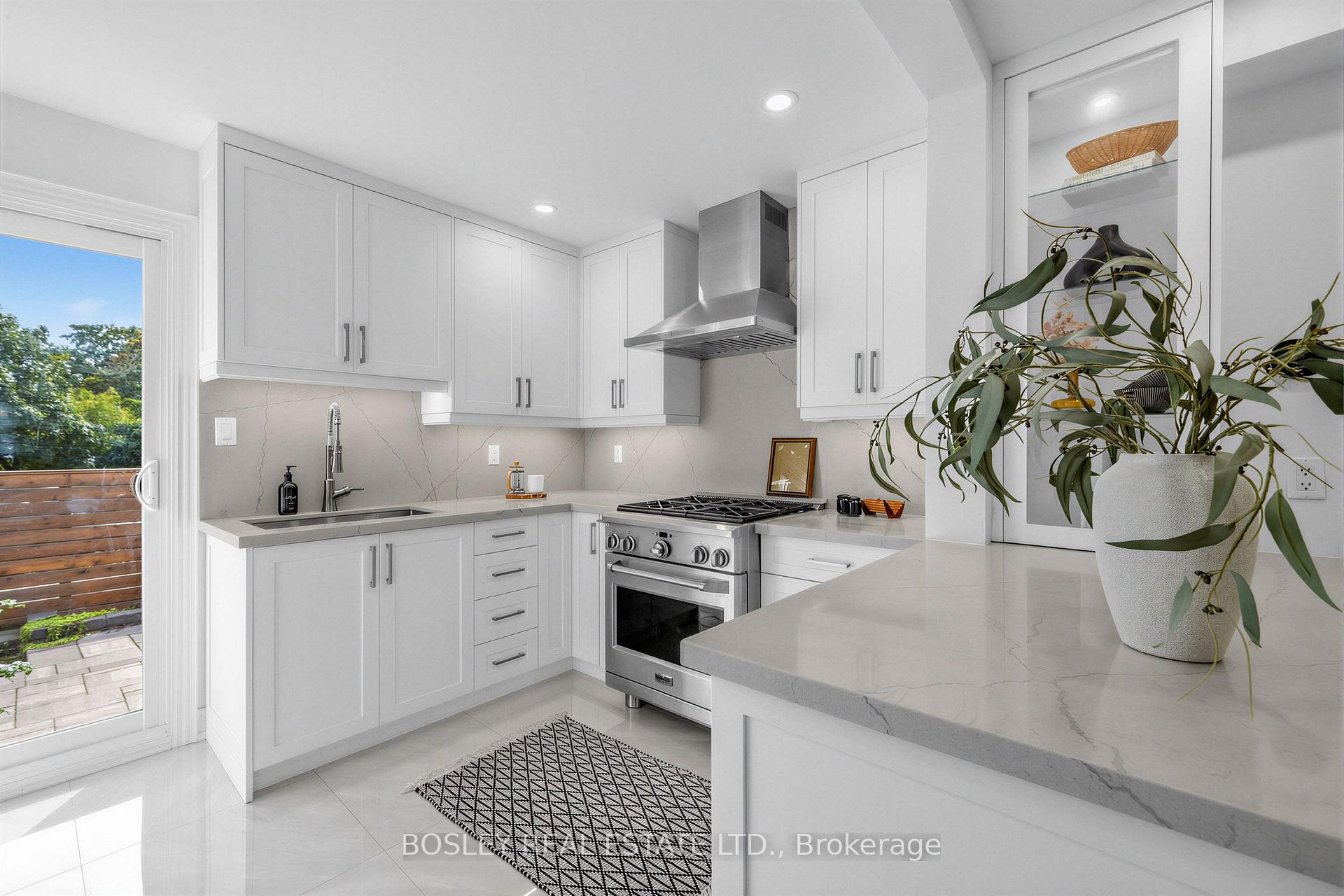 Photo 7 of 153 Lambertlodge Avenue, Toronto, Wychwood — HOMEH