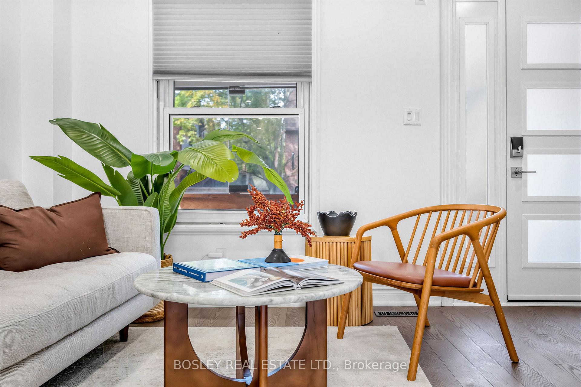 Photo 12 of 153 Lambertlodge Avenue, Toronto, Wychwood — HOMEH