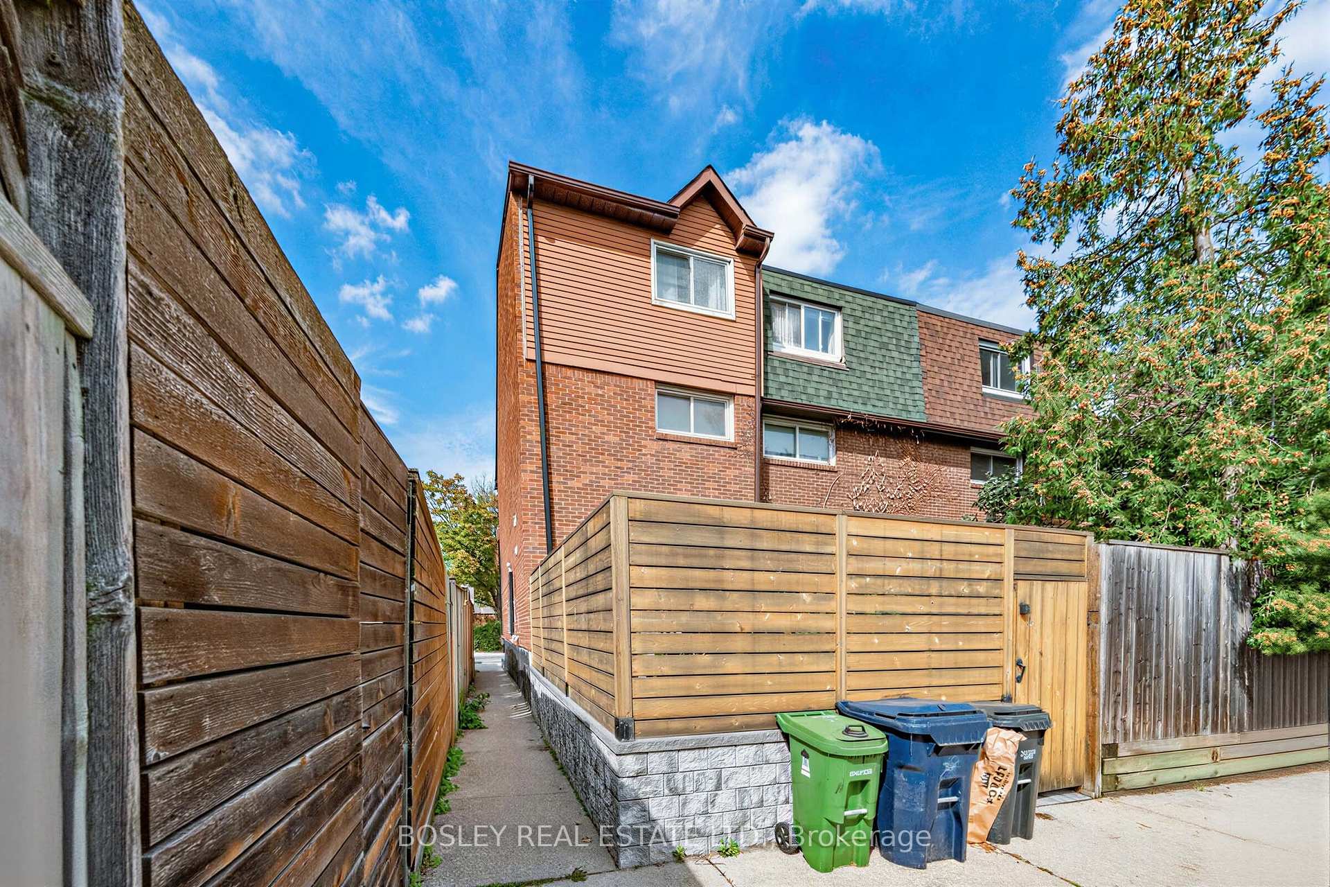 Photo 28 of 153 Lambertlodge Avenue, Toronto, Wychwood — HOMEH