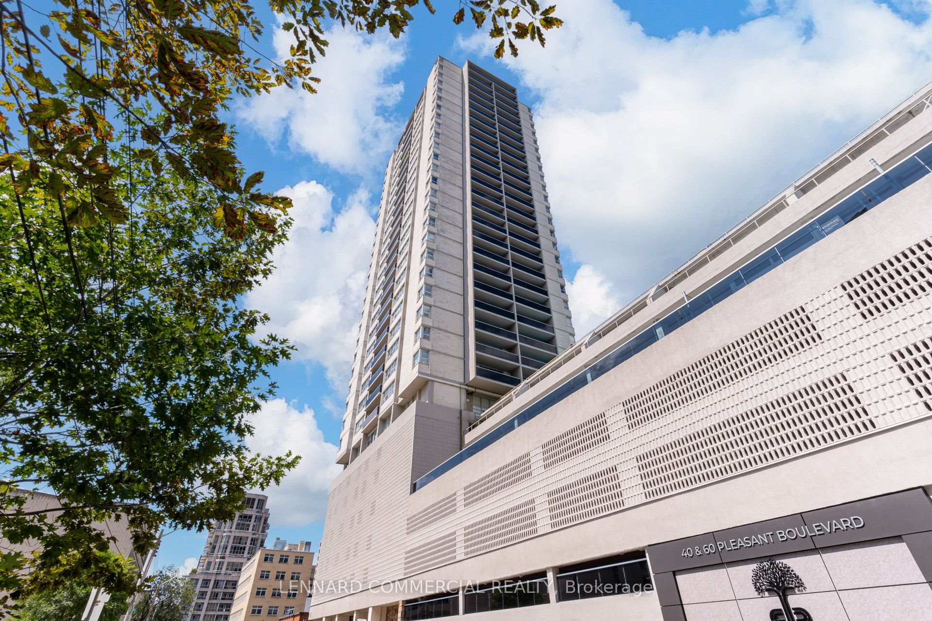 Photo 3 of Unit 2806, 60 Pleasant Boulevard, Toronto, Rosedale-Moore Park — HOMEH