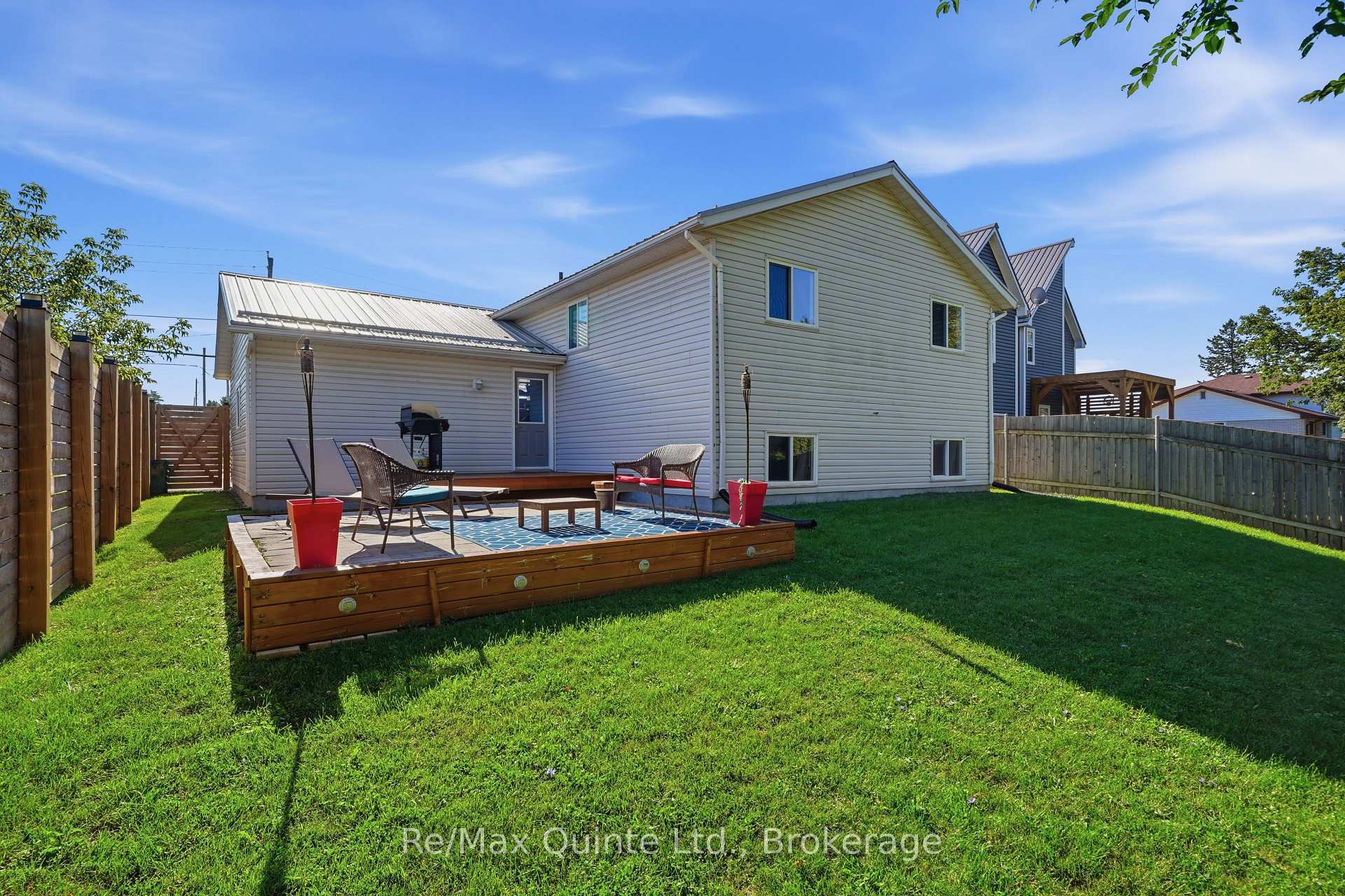Photo 5 of 111 Cannifton Road N, Belleville, Thurlow Ward — HOMEH