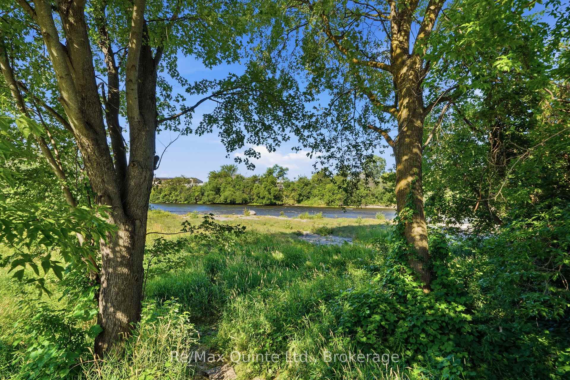 Photo 10 of 111 Cannifton Road N, Belleville, Thurlow Ward — HOMEH