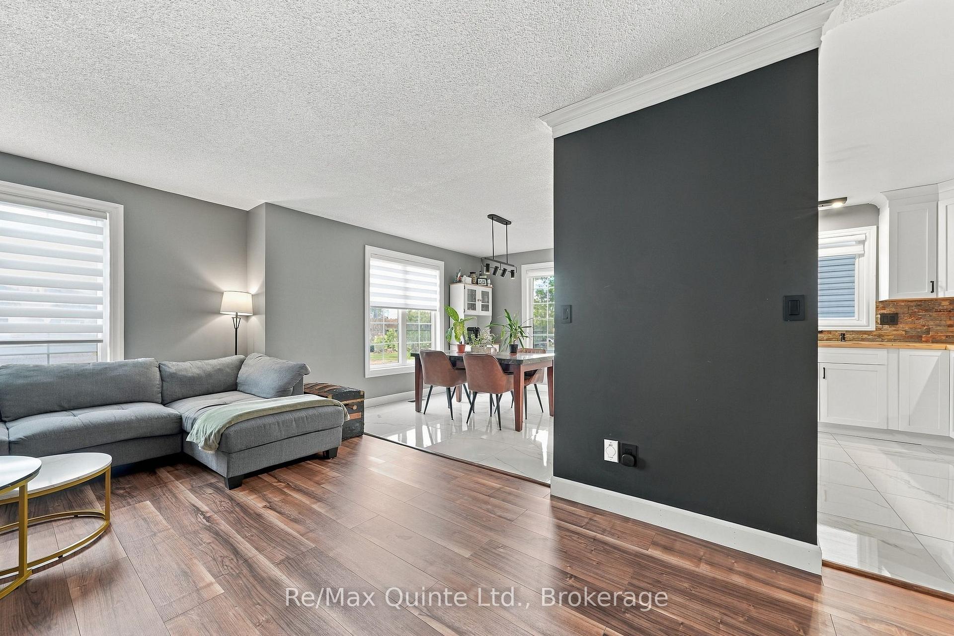 Photo 14 of 111 Cannifton Road N, Belleville, Thurlow Ward — HOMEH