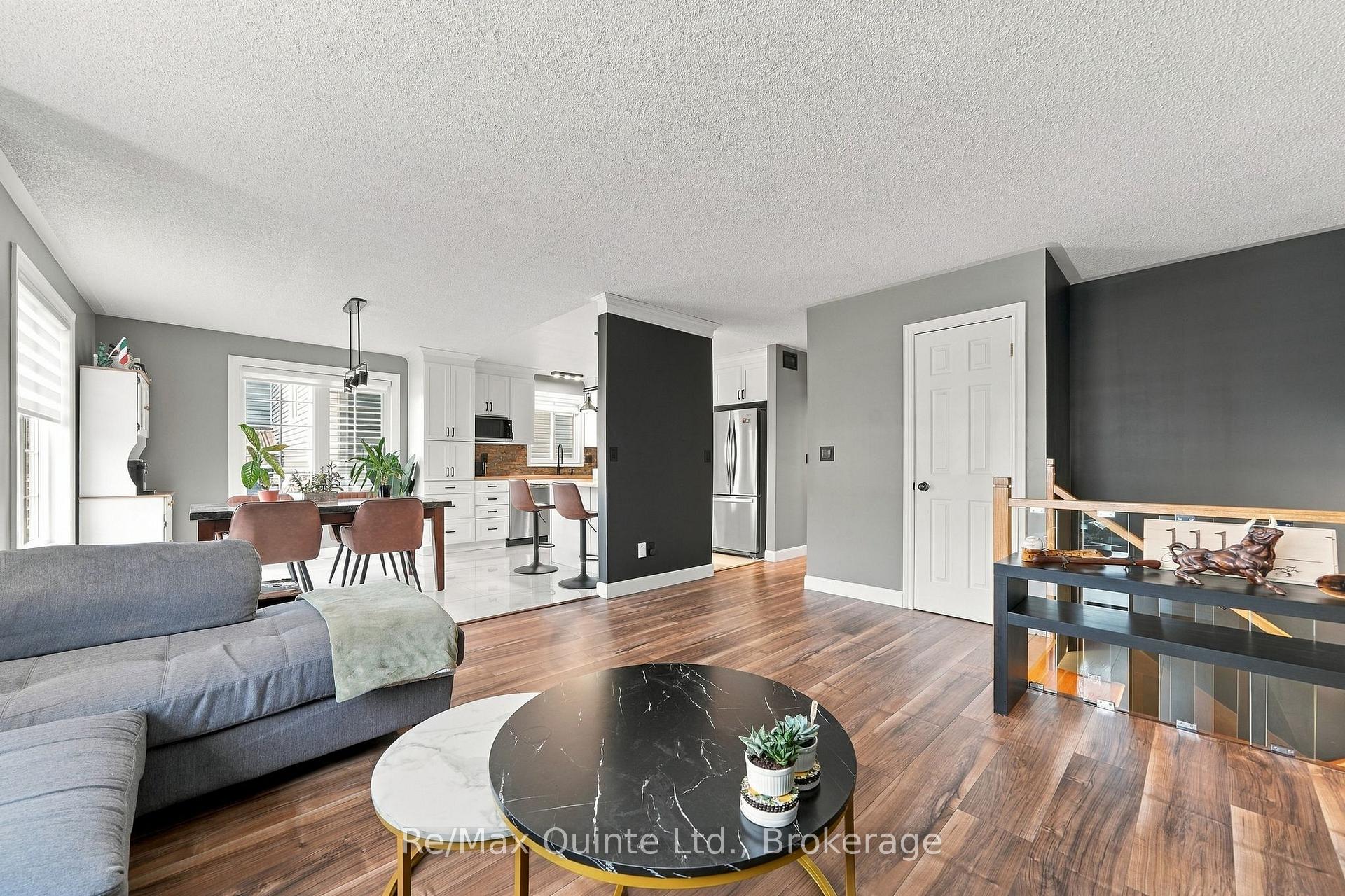 Photo 16 of 111 Cannifton Road N, Belleville, Thurlow Ward — HOMEH