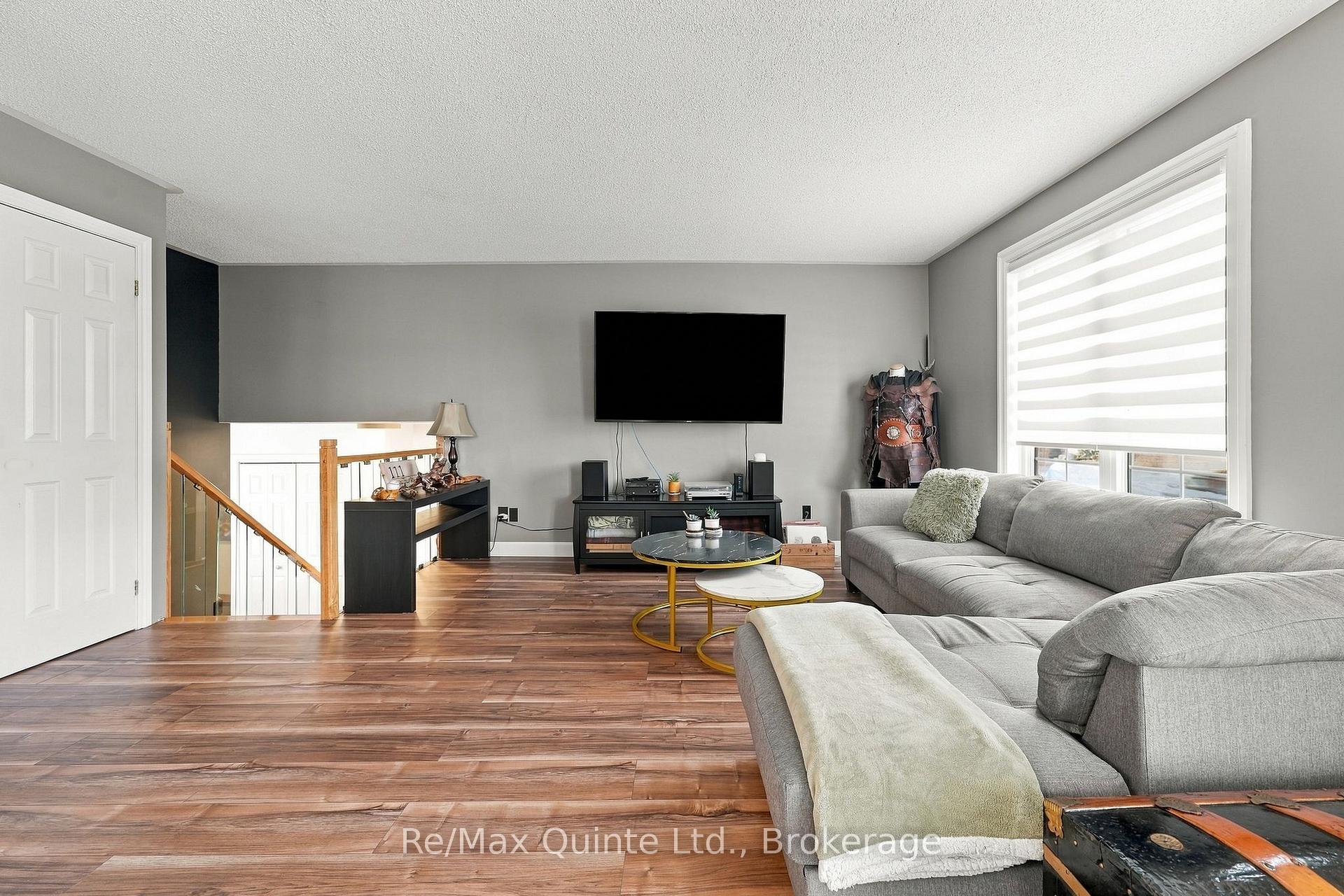 Photo 17 of 111 Cannifton Road N, Belleville, Thurlow Ward — HOMEH