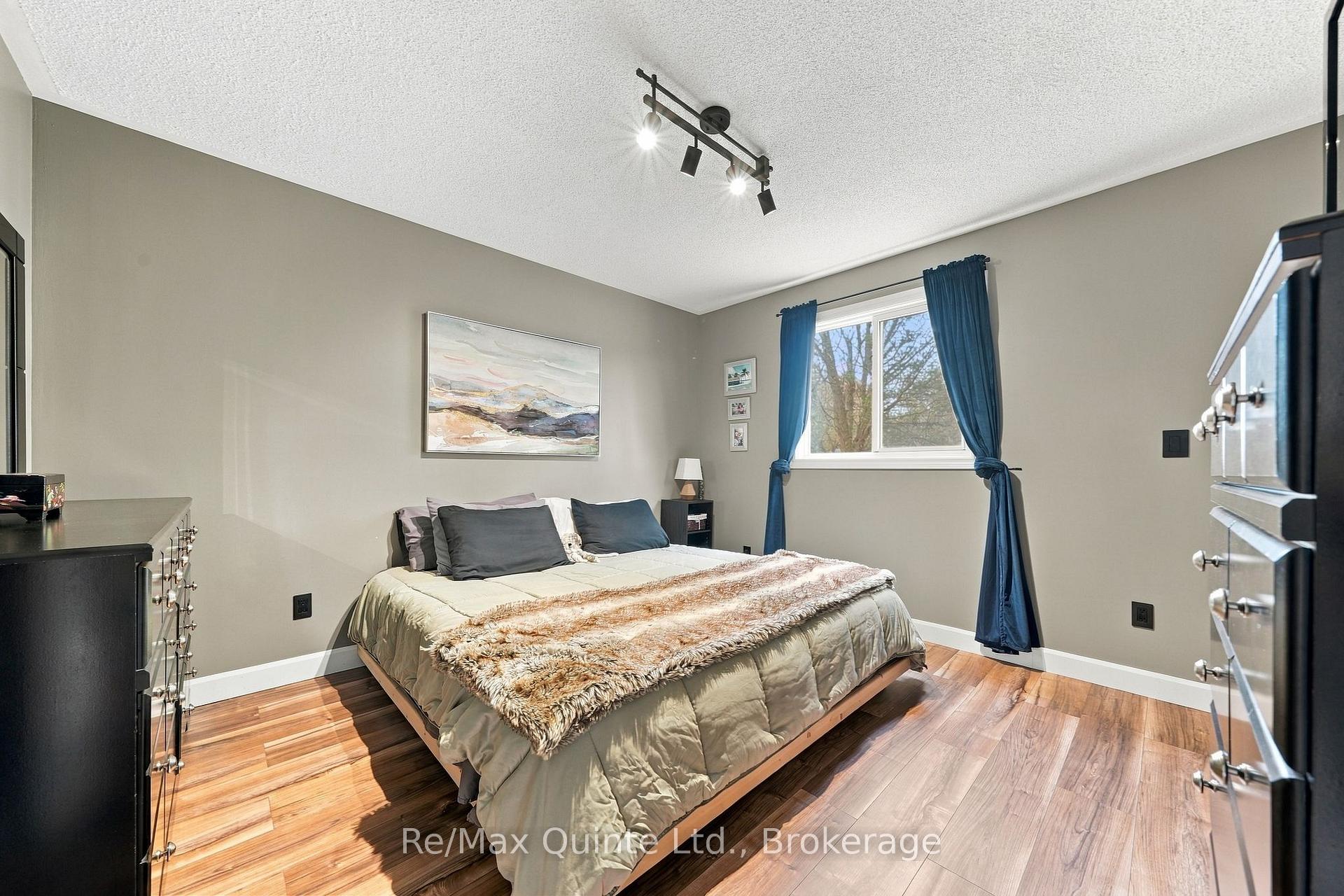 Photo 27 of 111 Cannifton Road N, Belleville, Thurlow Ward — HOMEH