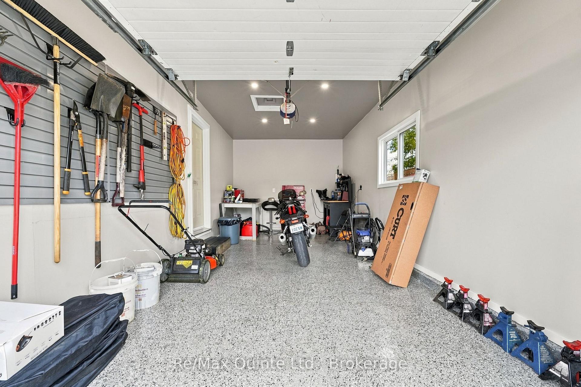 Photo 35 of 111 Cannifton Road N, Belleville, Thurlow Ward — HOMEH