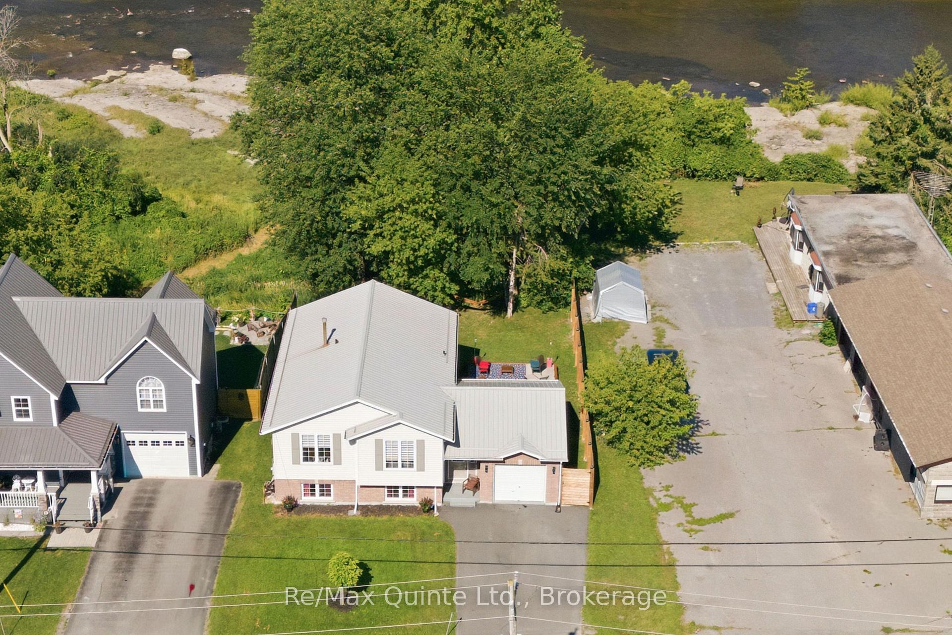 Photo 2 of 111 Cannifton Road N, Belleville, Thurlow Ward — HOMEH