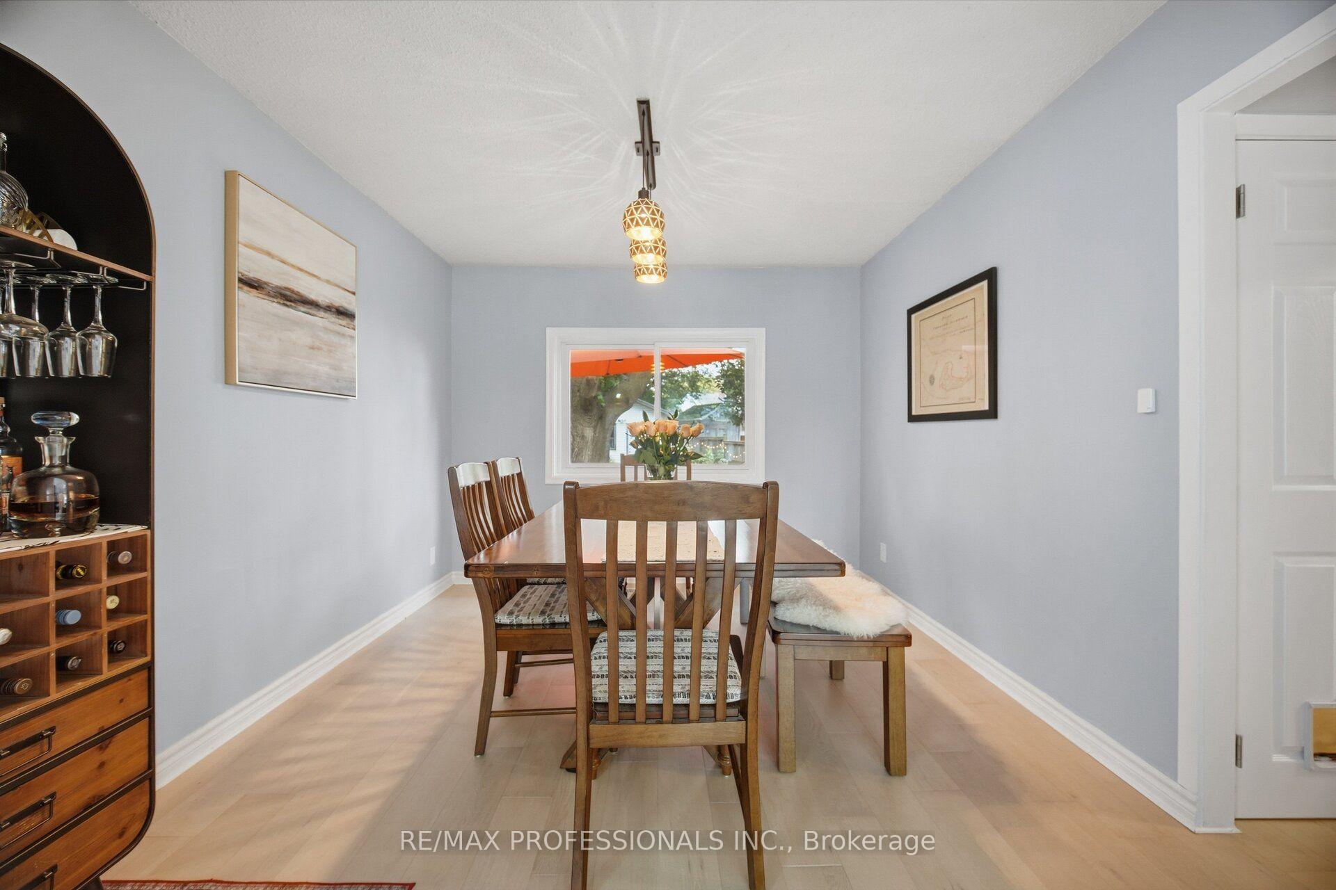 Photo 14 of 8 Smith Crescent, Etobicoke, Stonegate-Queensway — HOMEH